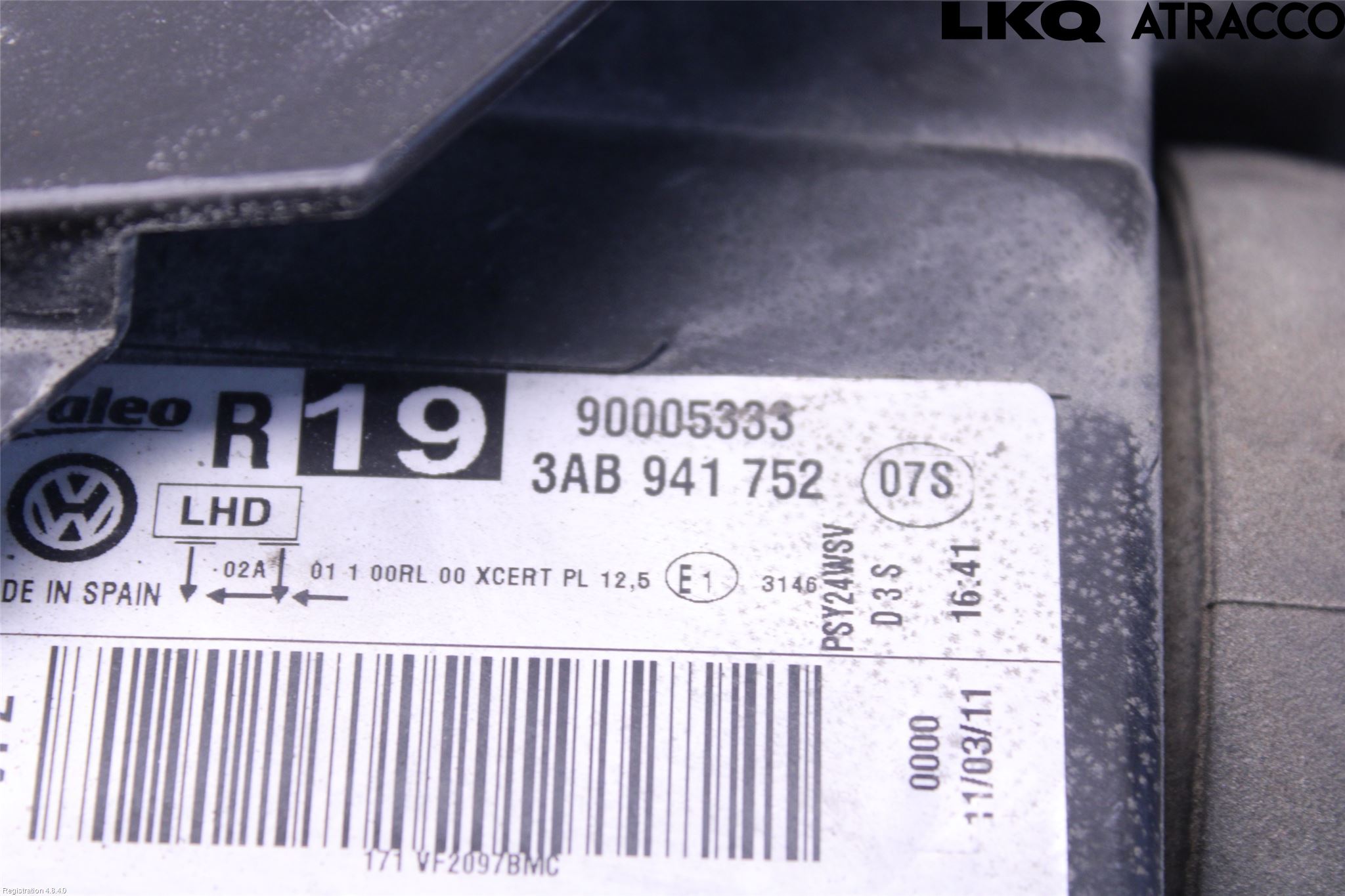 Volkswagen VW PASSAT 11-14 Strålkastare Höger