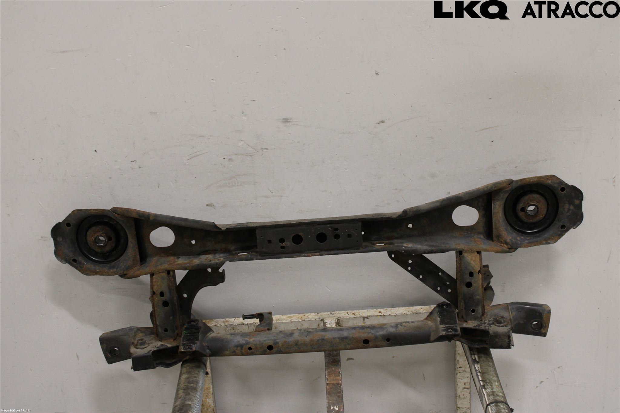 Volvo V40 12-19 Bakaxelbalk