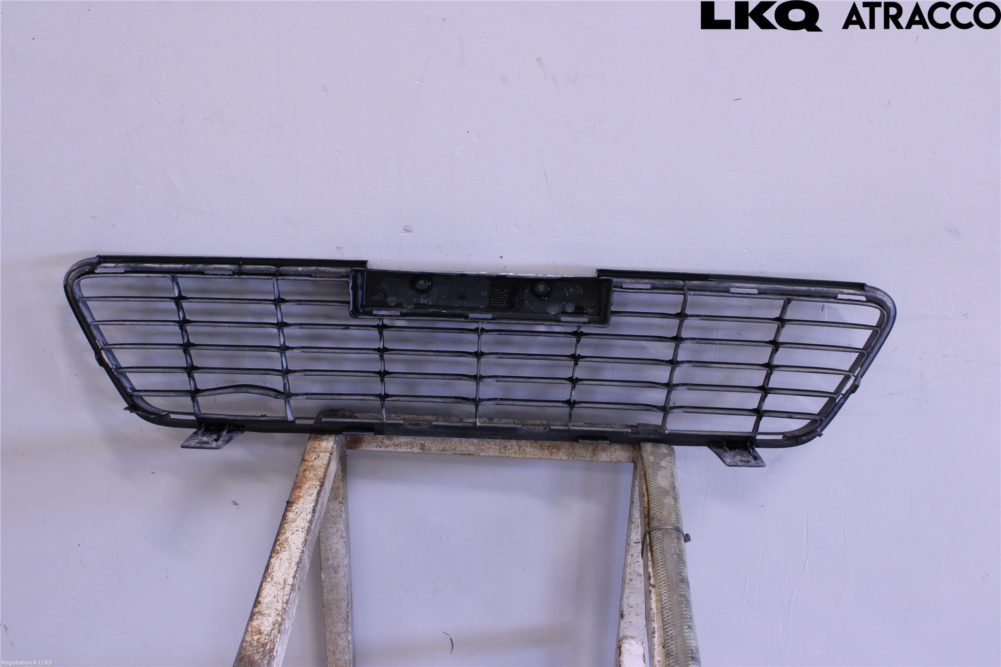 Toyota HILUX 16- Grill-Galler
