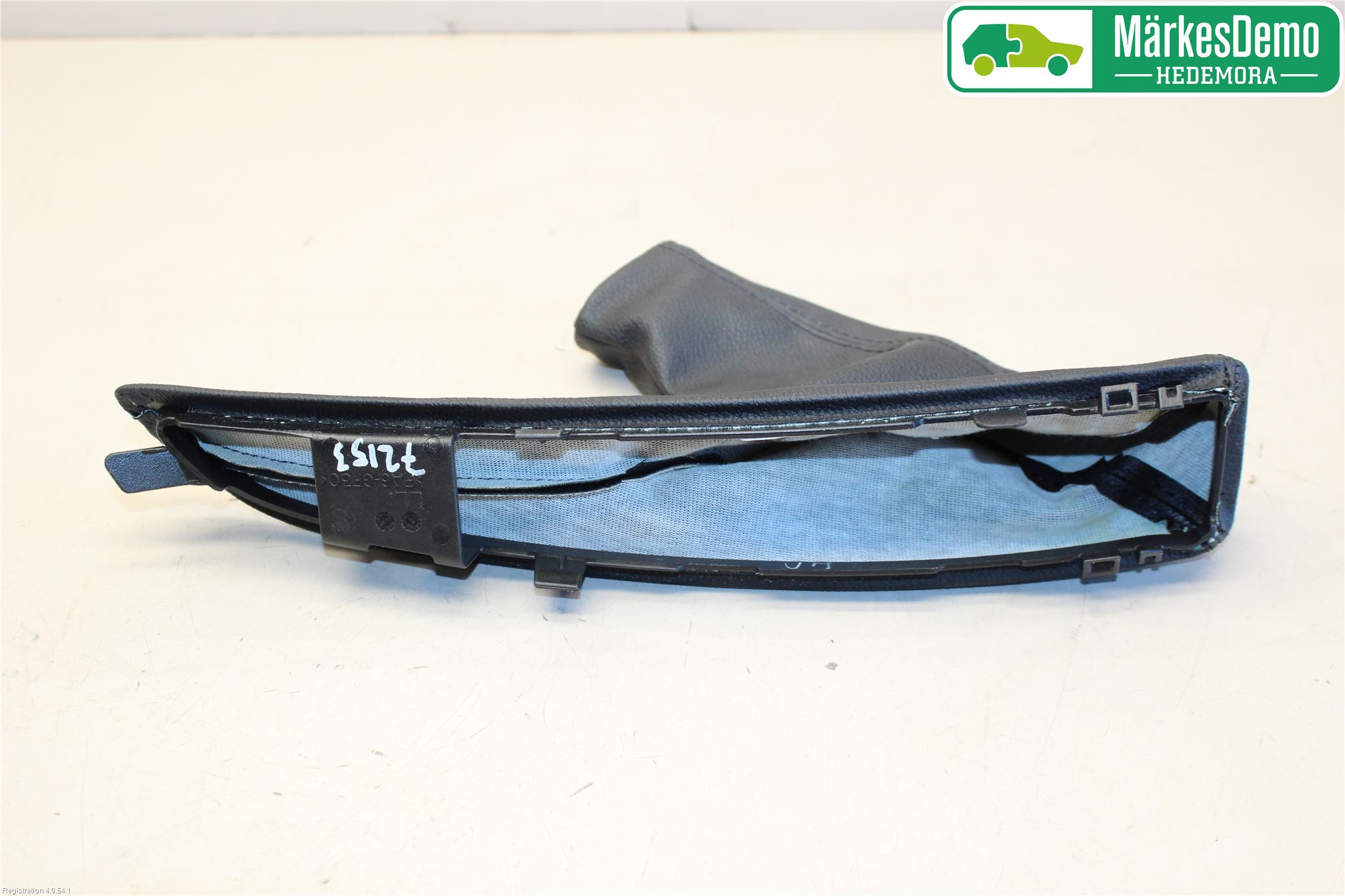 BMW 1 E87/81 5D/3D 03-11 Handbromsspak Damask-Skydd