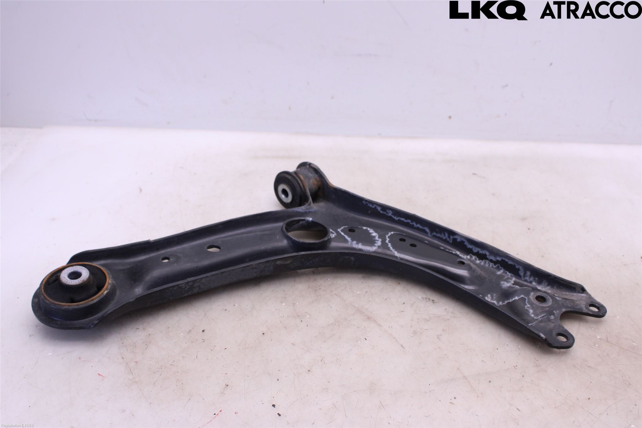 Volkswagen VW TIGUAN 16-24 Bärarm Fram Undre Vä