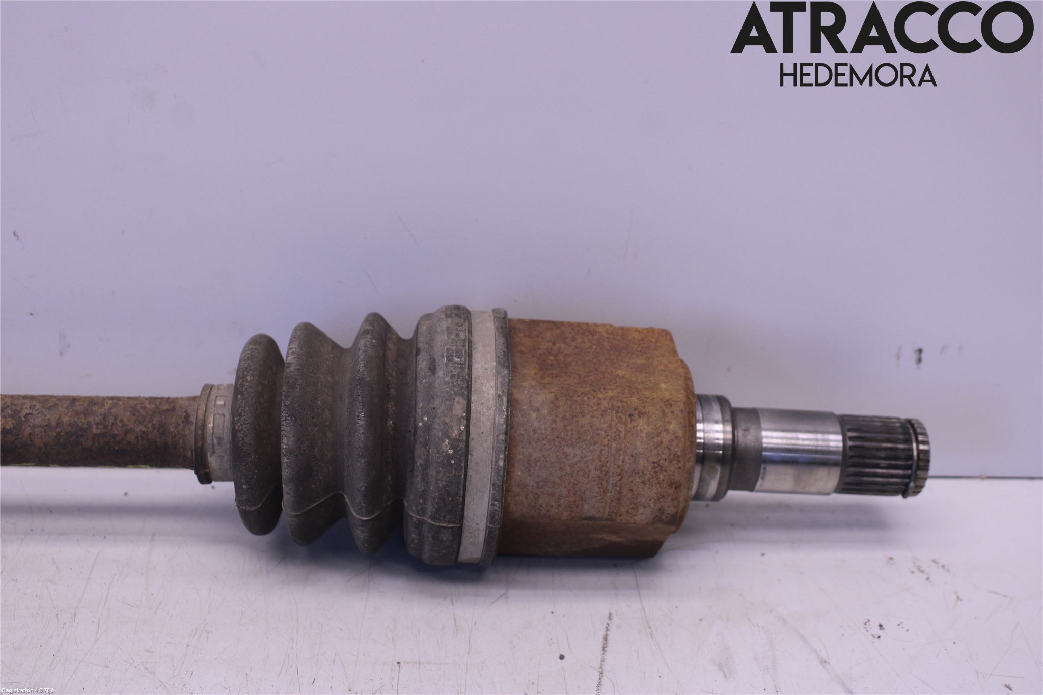 Kia RIO           01-05 Drivaxel Fram Vänster