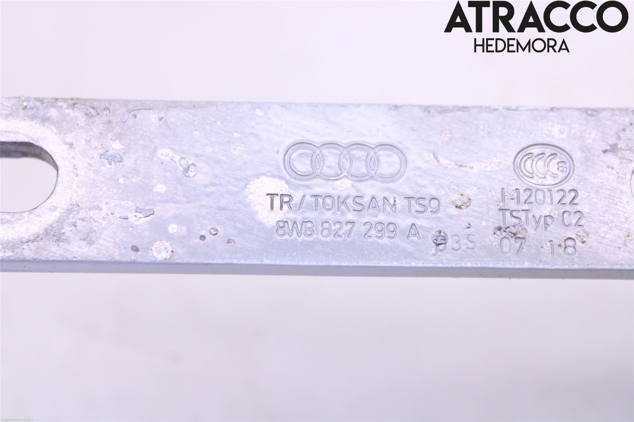 Audi A5 17- Bakluckegångjärn Vä