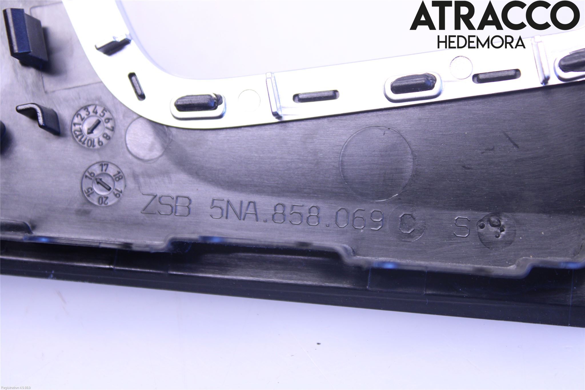Volkswagen VW TIGUAN 16-24 Instrument-Radio Sarg