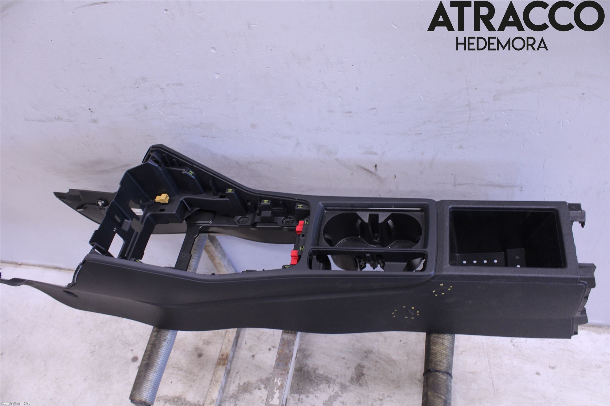 Audi Q3 F3 19- Instrumentkonsoll Mitt