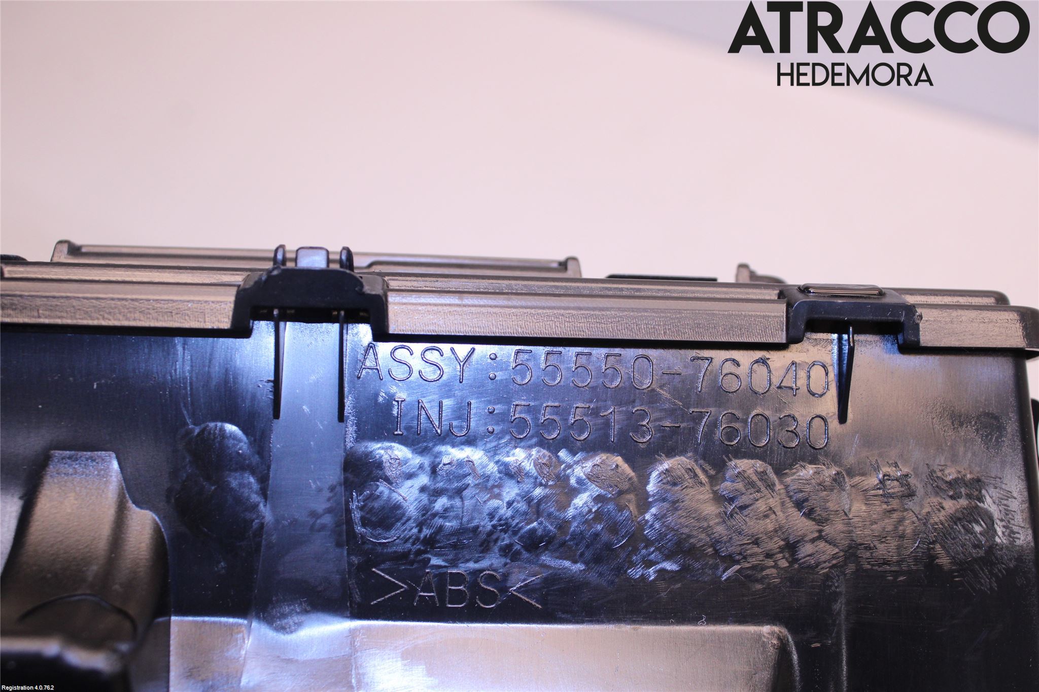 Lexus UX/300e 19- Handskfack