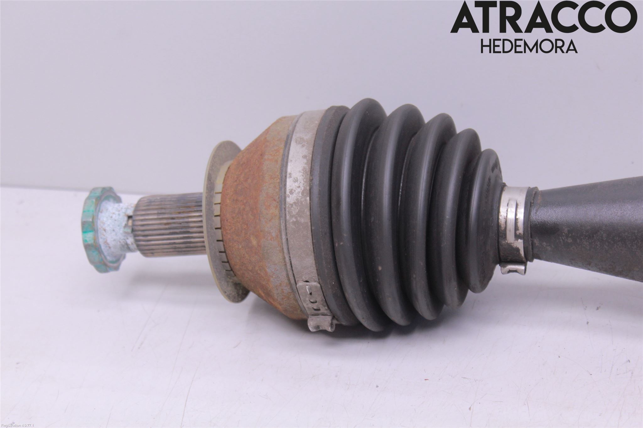 Volkswagen VW POLO 10-17 Drivaxel Fram Höger