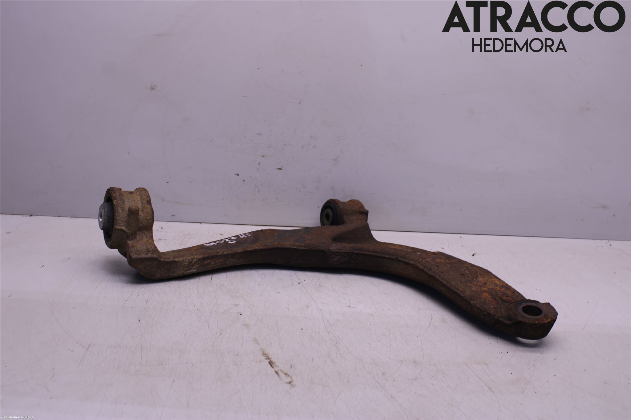 Volkswagen VW TRANSP/CARAVELLE (T5) 04-15 Bärarm Fram Undre Hö