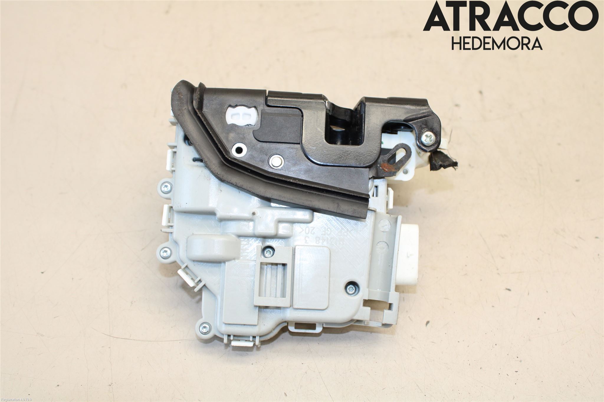 Audi A4/S4 B9 16-19 Låskista-Dörrlås