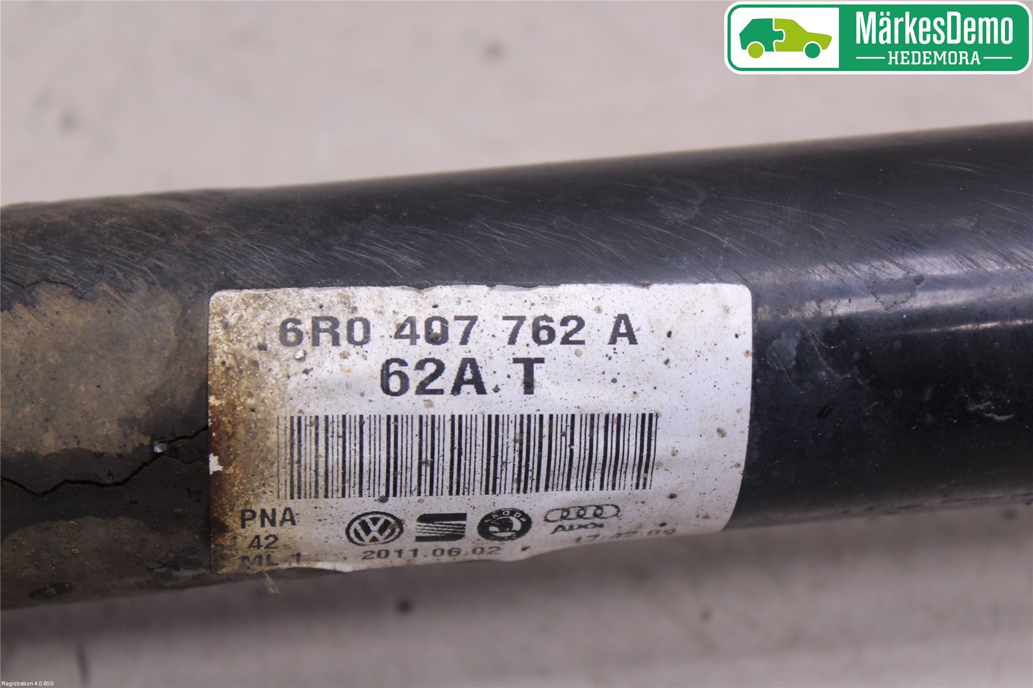 Volkswagen VW POLO 10-17 Drivaxel Fram Höger