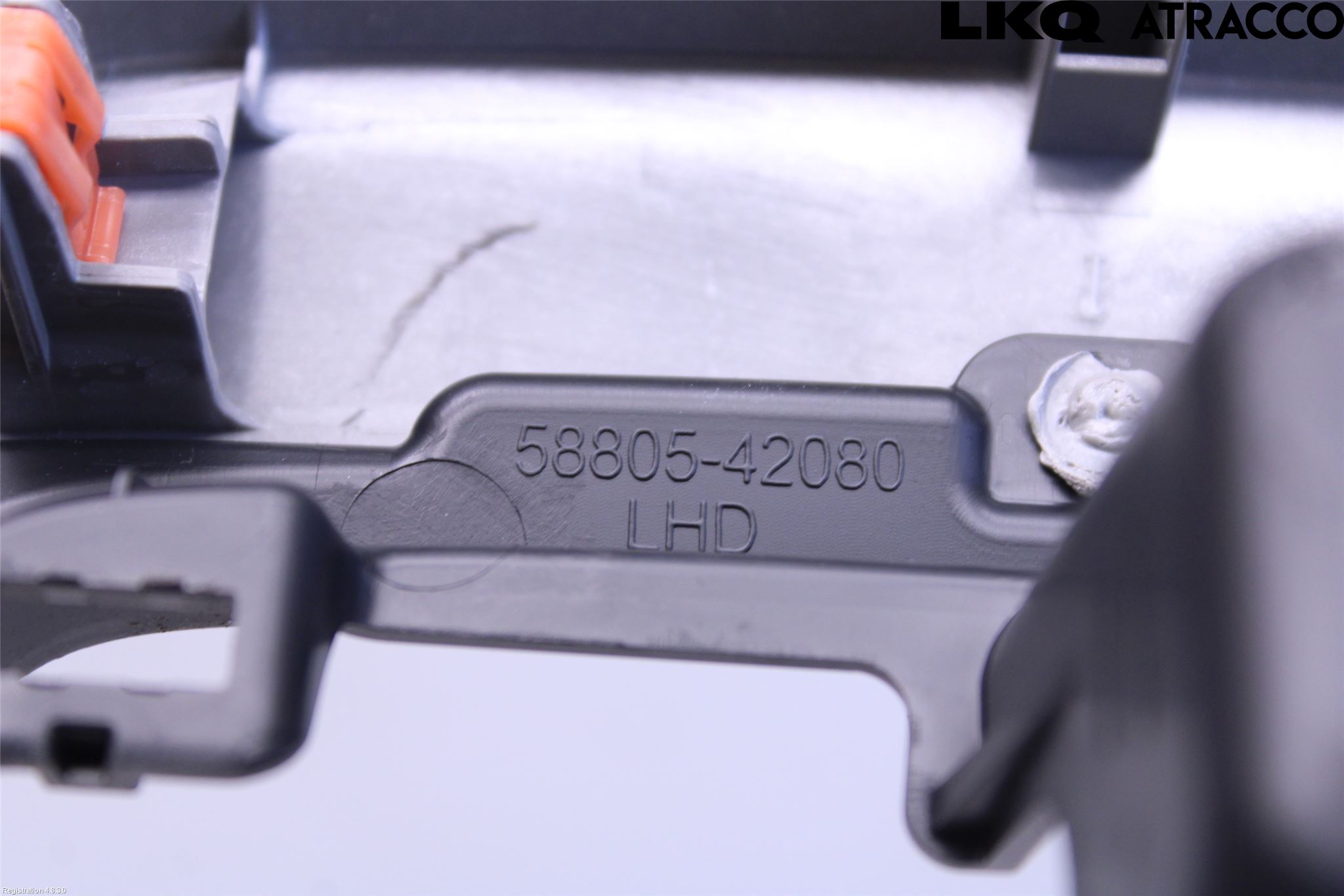 Toyota RAV4 19- Instrumentkonsoll Mitt