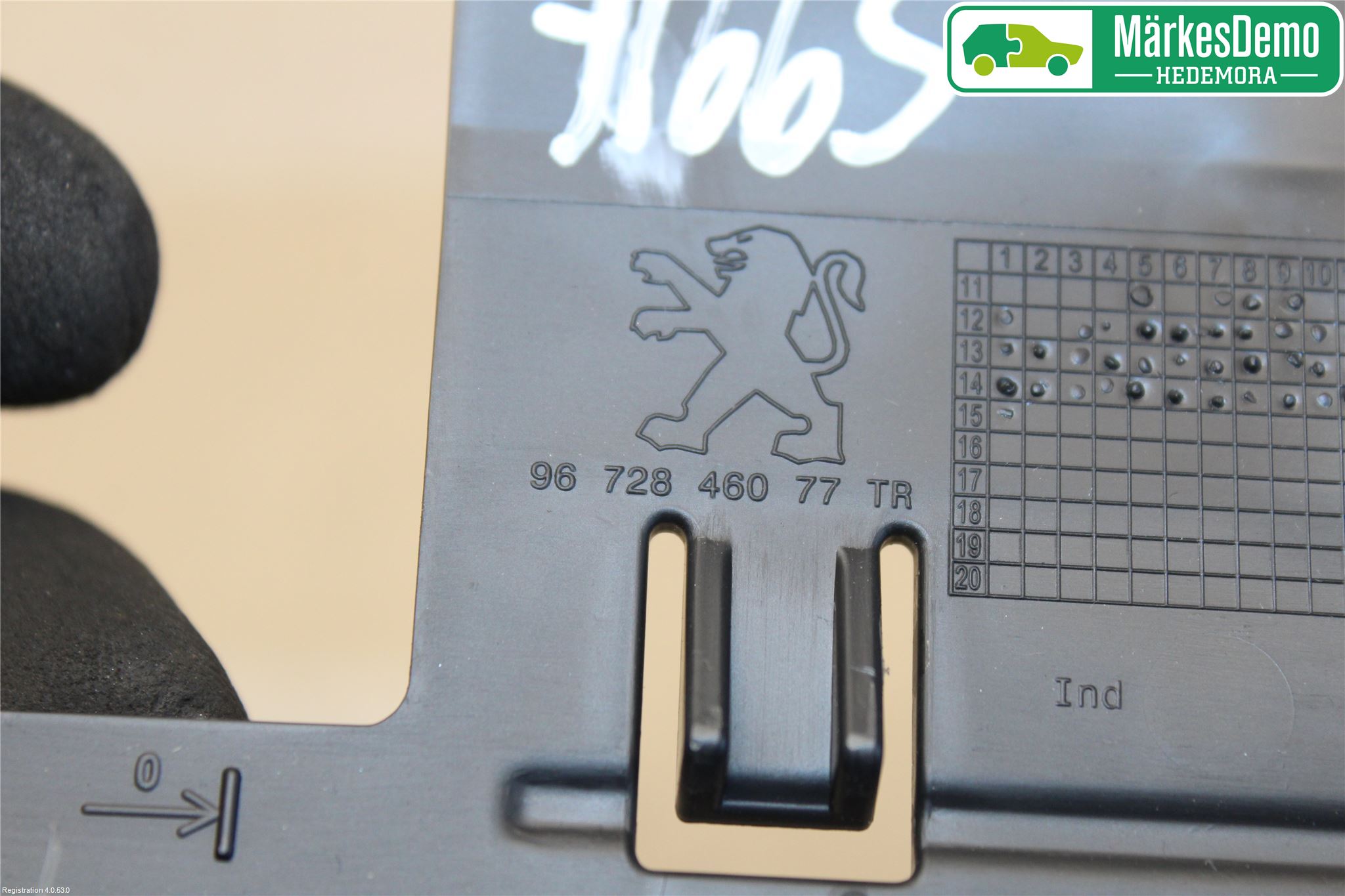 Peugeot 208 12-15 Instrument-Radio Sarg