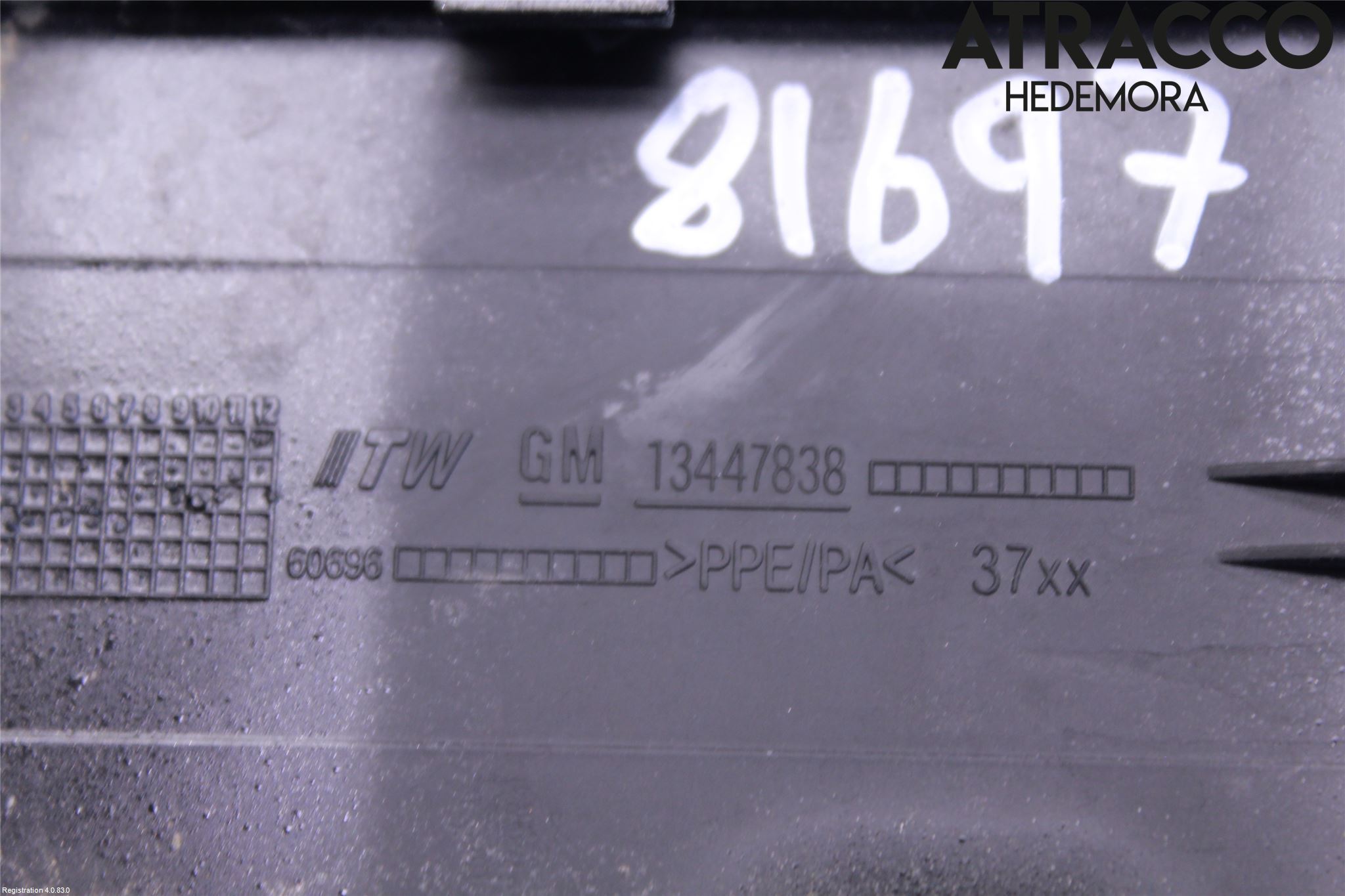 Opel INSIGNIA 17- Tanklucka