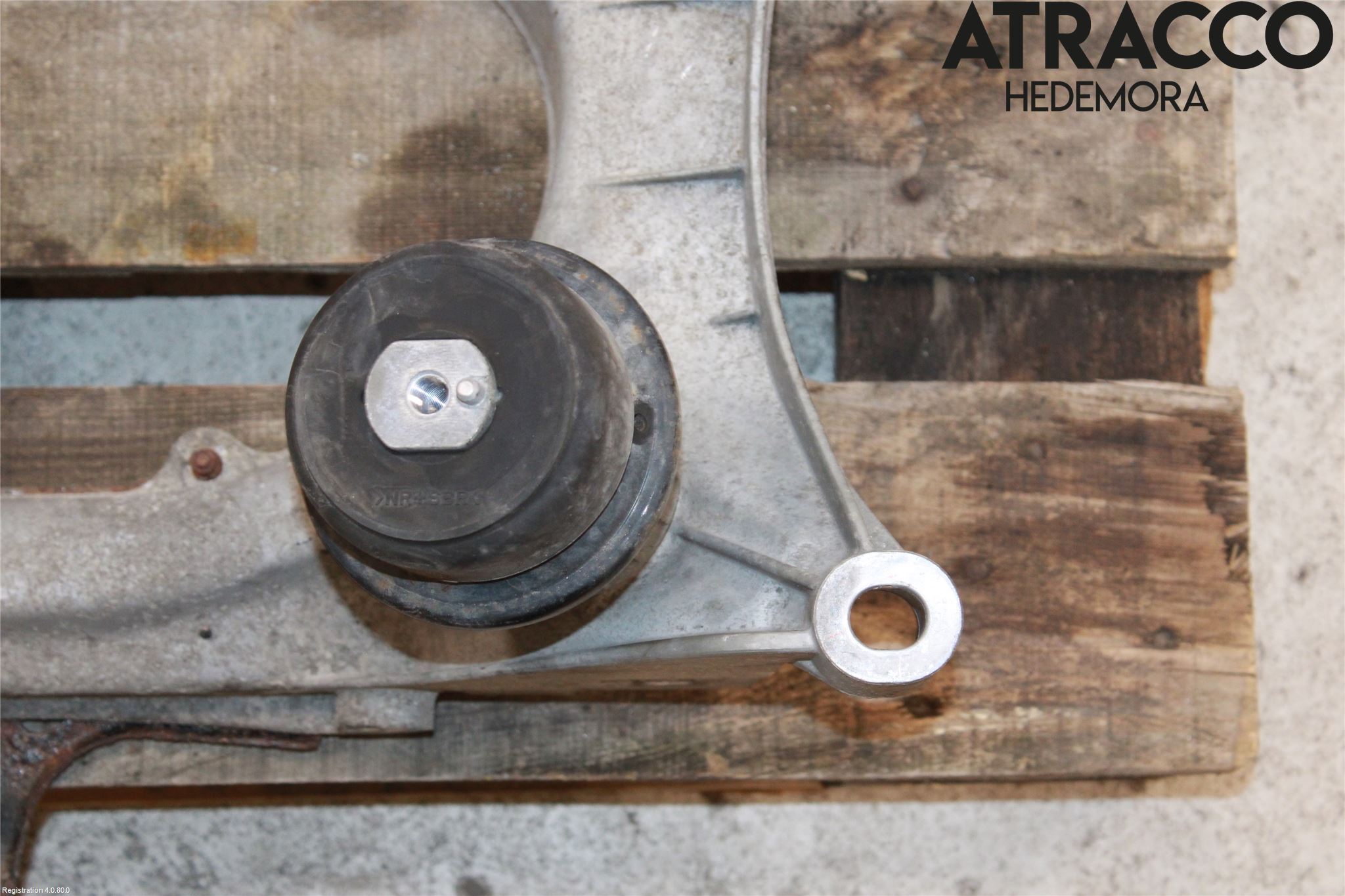 Lexus IS 220d/250/350 06-13 Framvagnsbalk