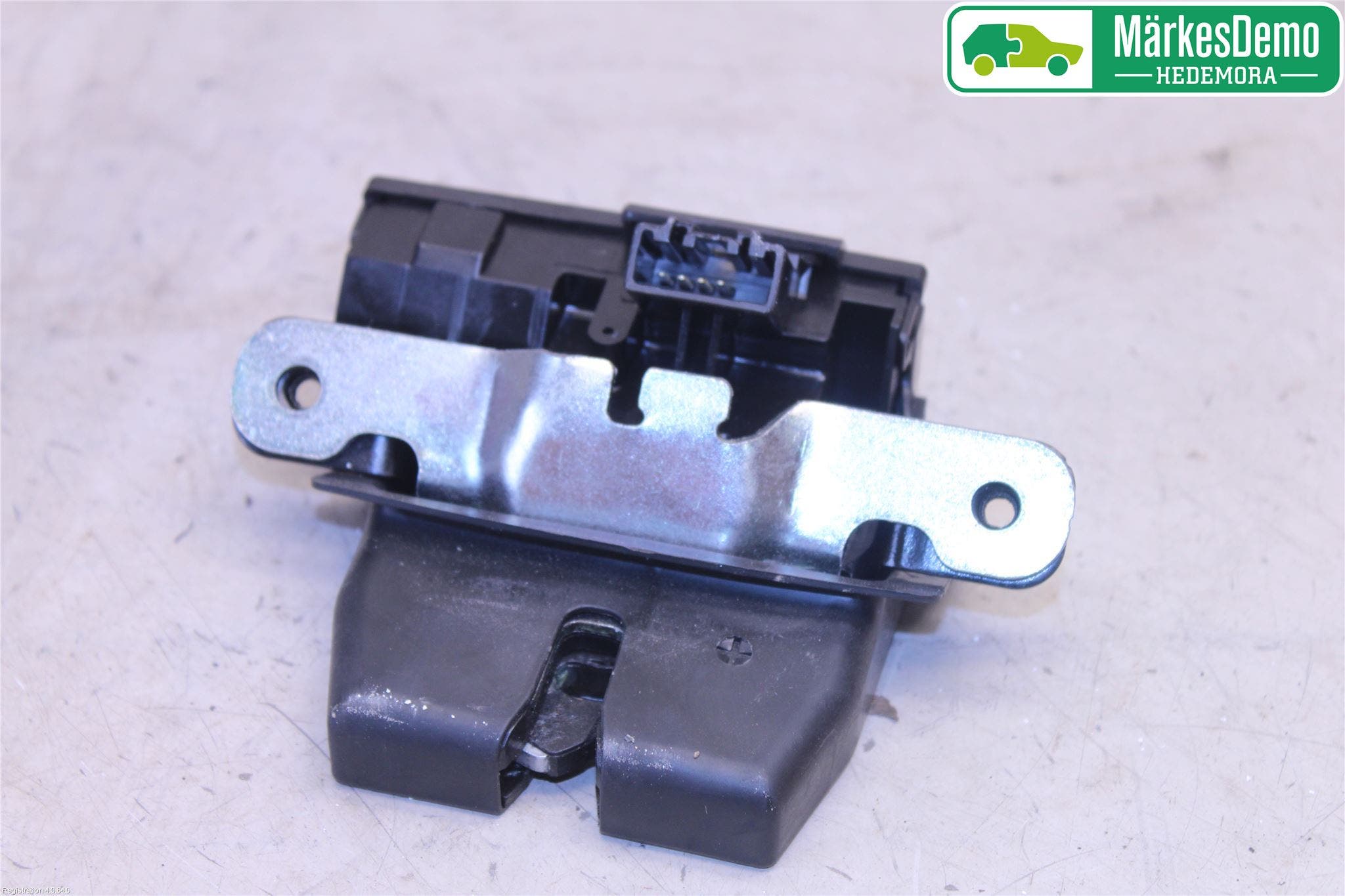 Ford FIESTA 13-17 Låskista Baklucka