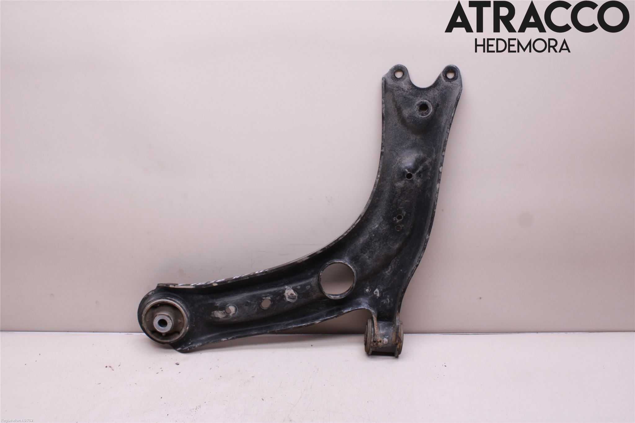 Volkswagen VW PASSAT 15-19 Bärarm Fram Undre Hö