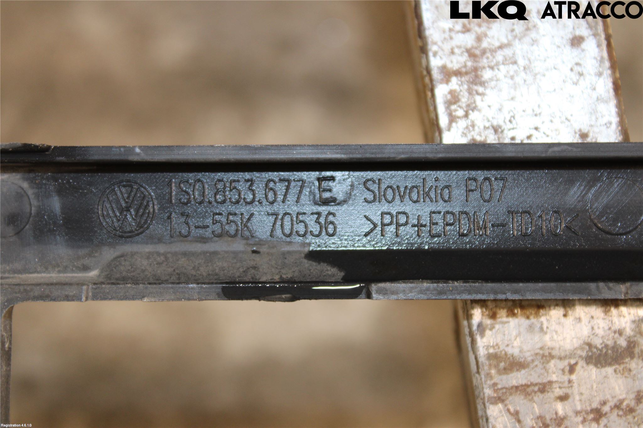 Volkswagen VW UP! / E-UP! Grilldel Mitt