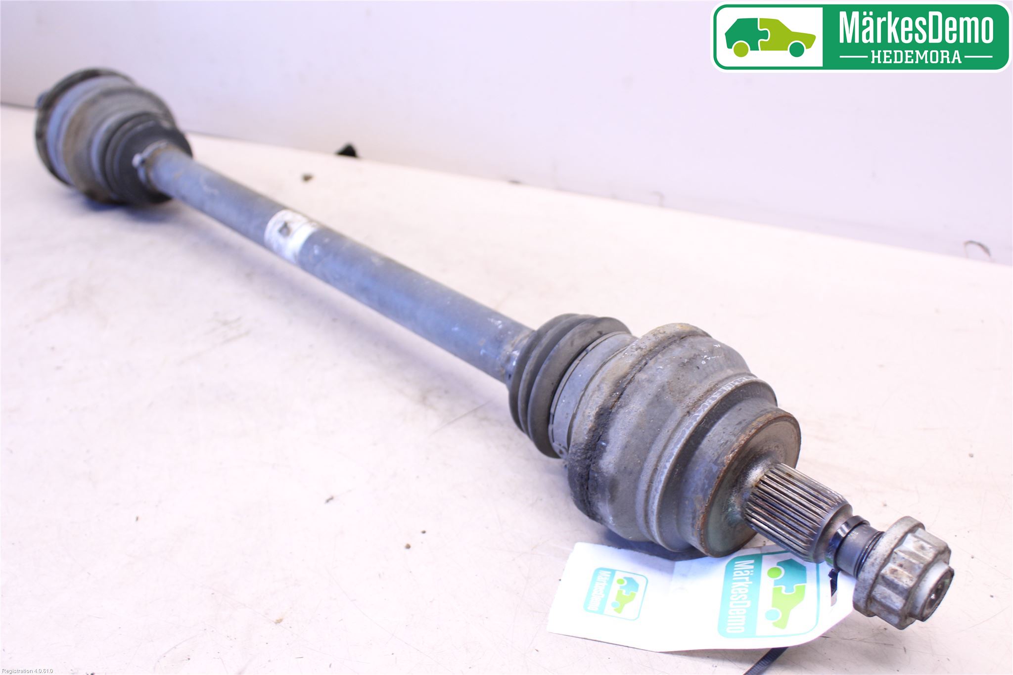 Mercedes-Benz MB ML/GLE-KLASS (W166) 12-18 Drivaxel Bak Vänster