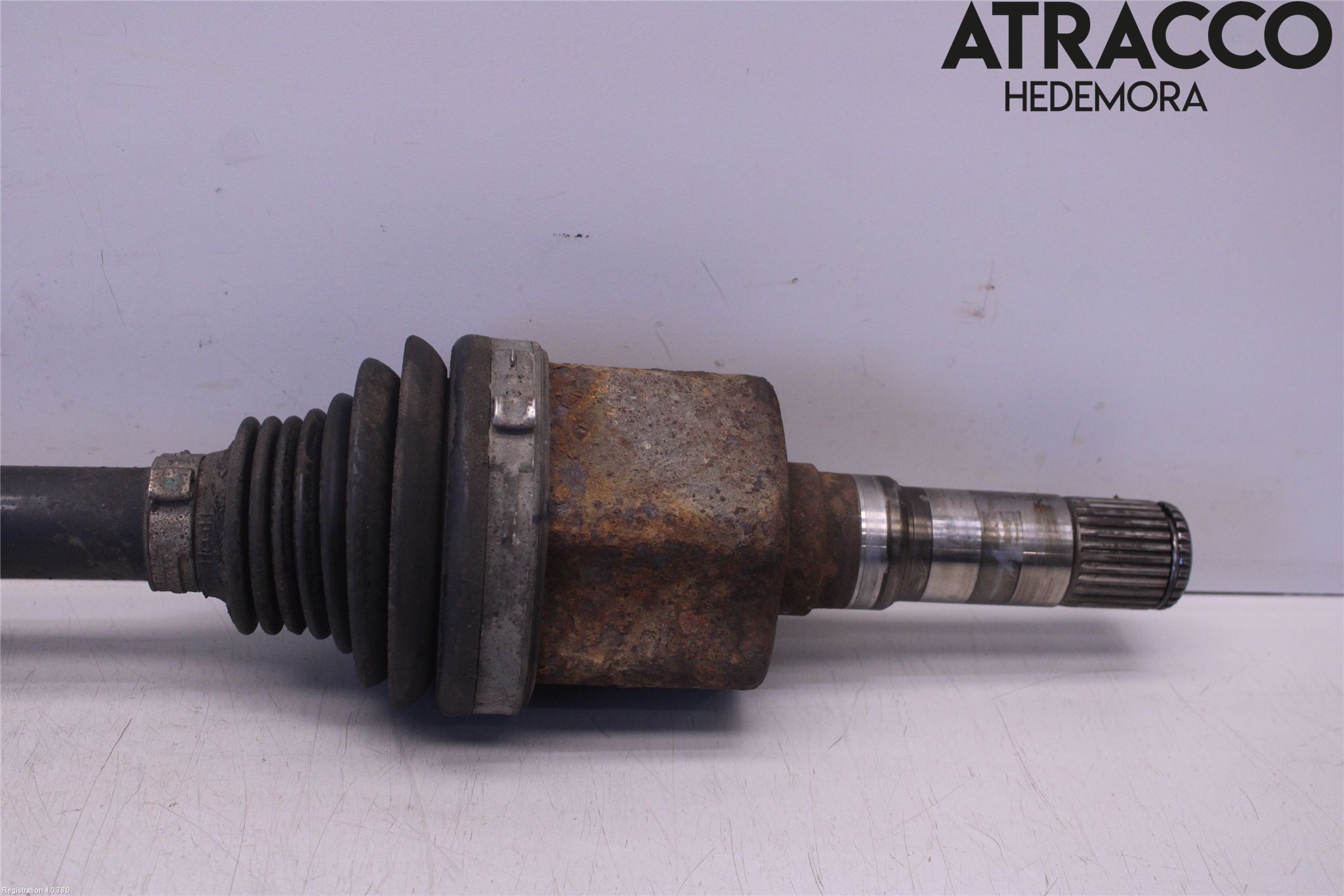 Saab 9-5 -05 Drivaxel Fram Vänster