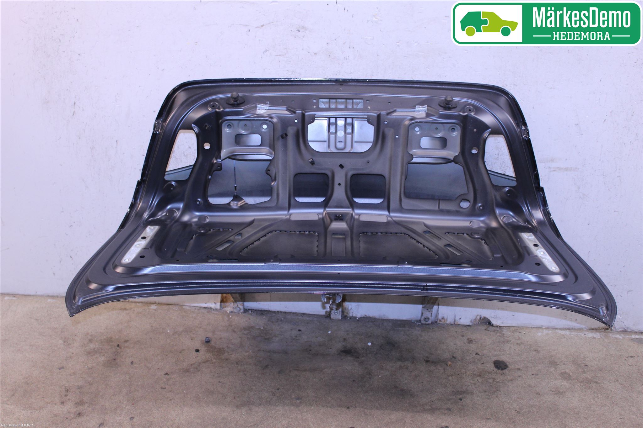 BMW 5 F10/F11/F18 09-17 Baklucka (Ej Med Ruta)
