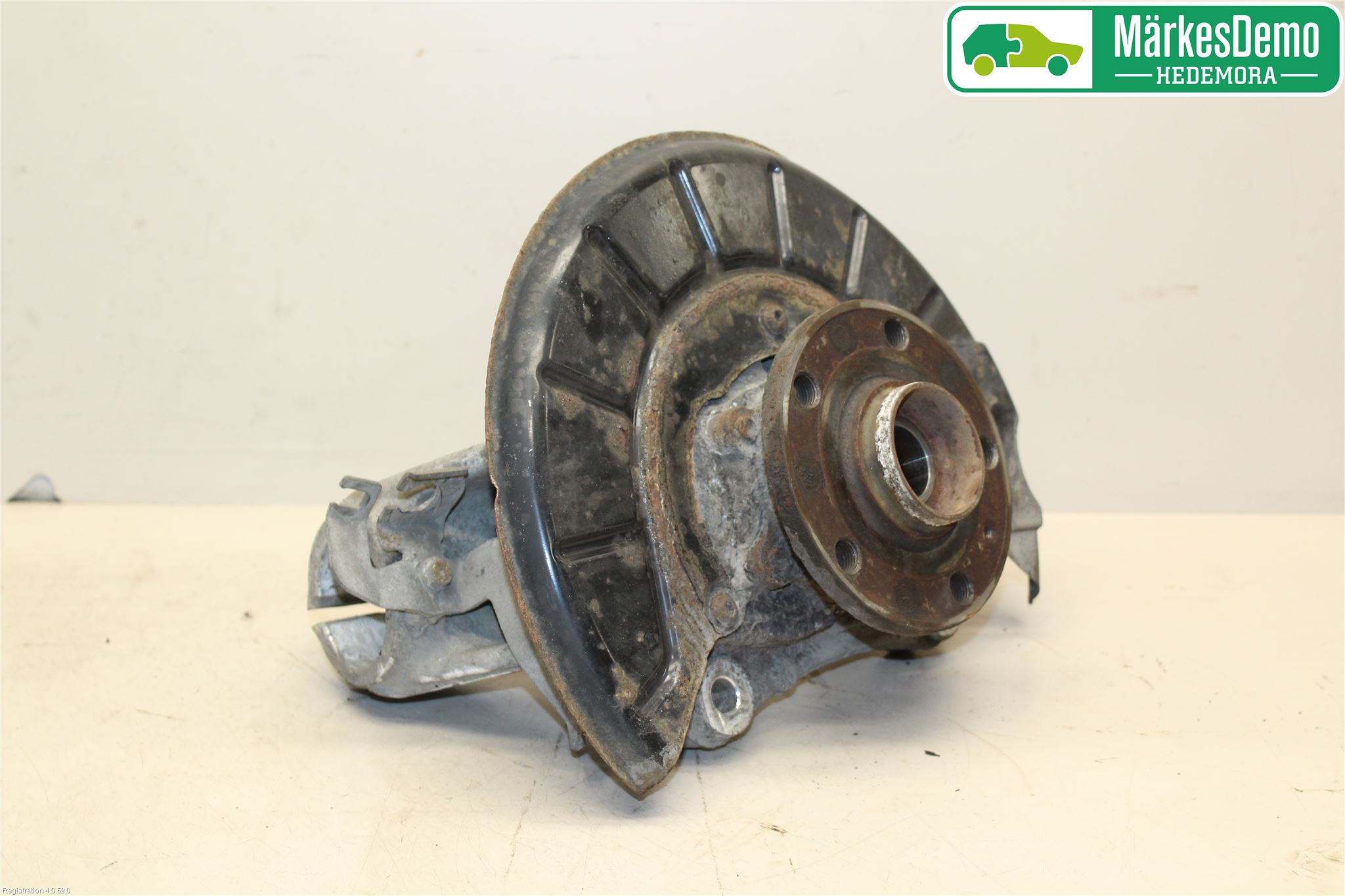 Volkswagen VW PASSAT 11-14 Styrspindel Lagerhus Hö