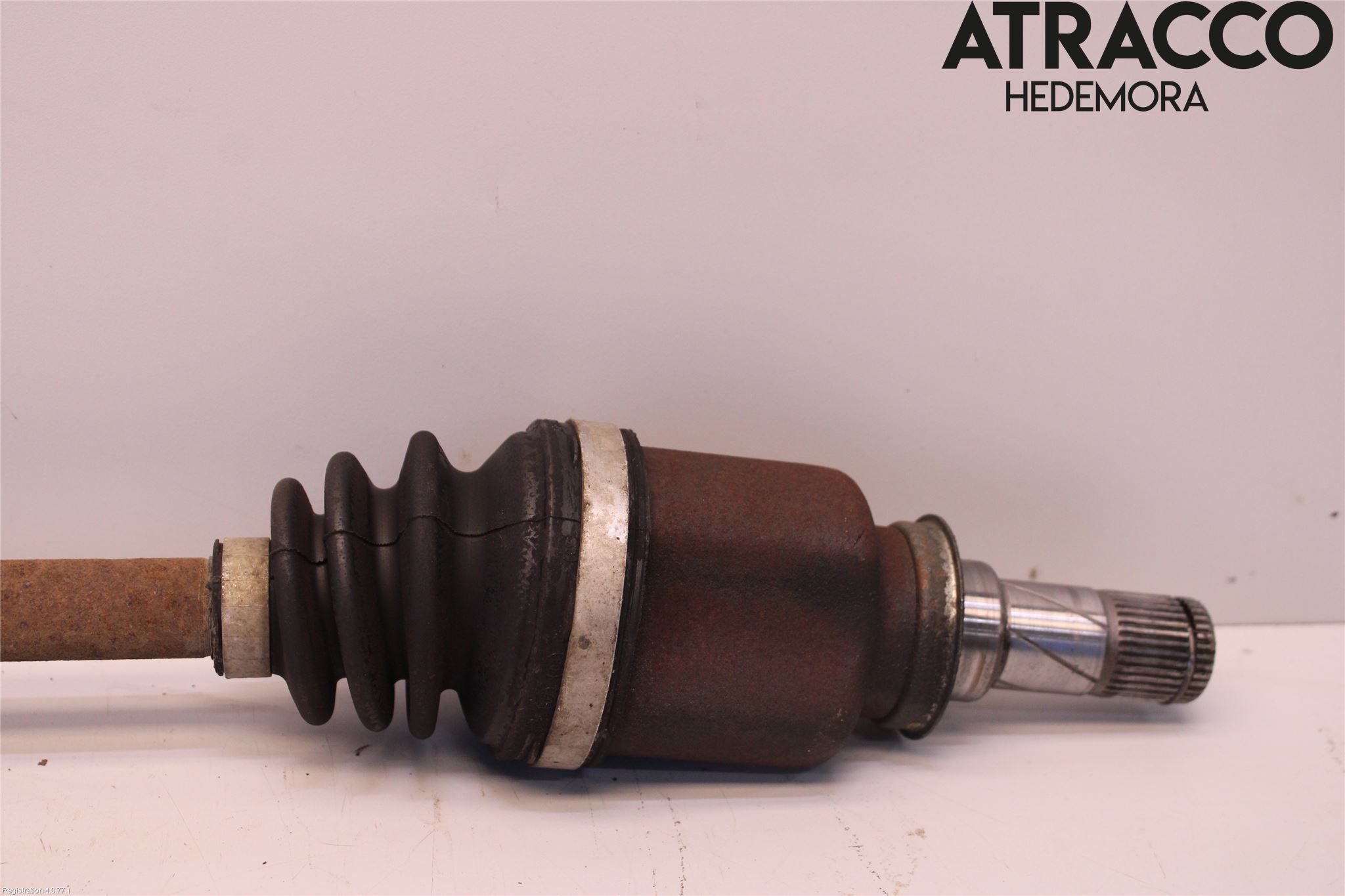 Mitsubishi COLT   04-08 Drivaxel Fram Höger