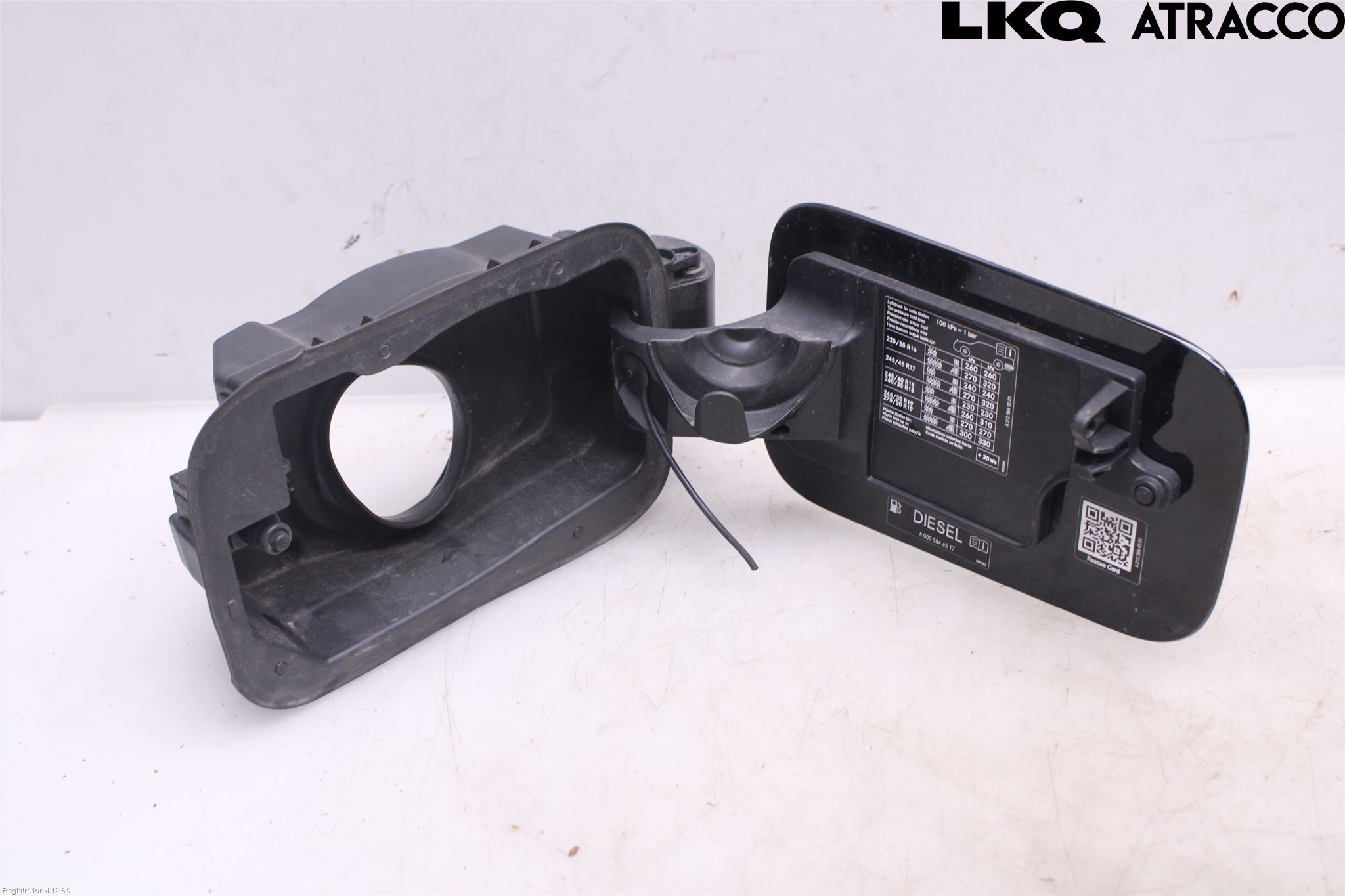 Mercedes-Benz MB E-KLASS (W212) 09-16 Tanklucka