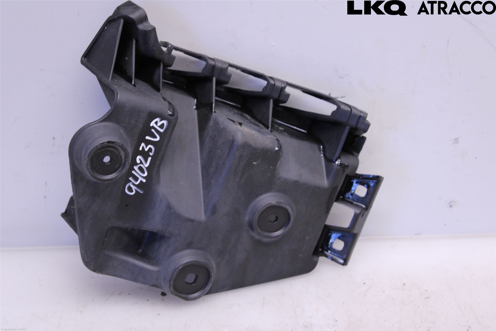 Audi A3/S3 05-13 Stötfångarfäste Bak Vä