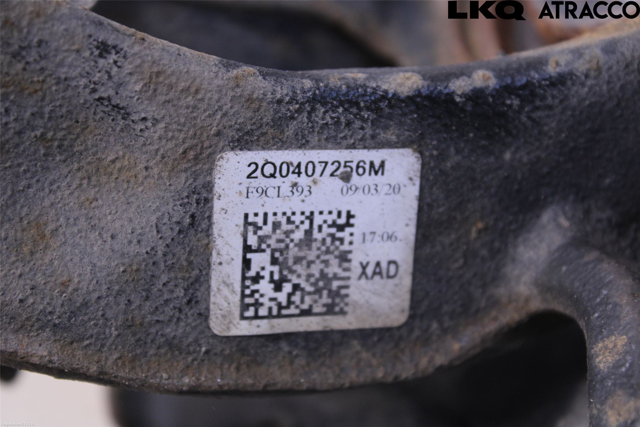 Volkswagen VW POLO VI 18->> Styrspindel Lagerhus Hö