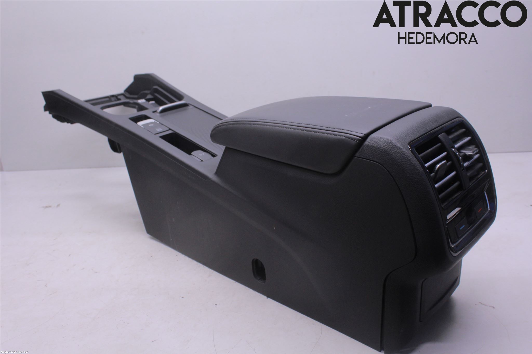 Volkswagen VW PASSAT 15-19 Instrumentkonsoll Mitt