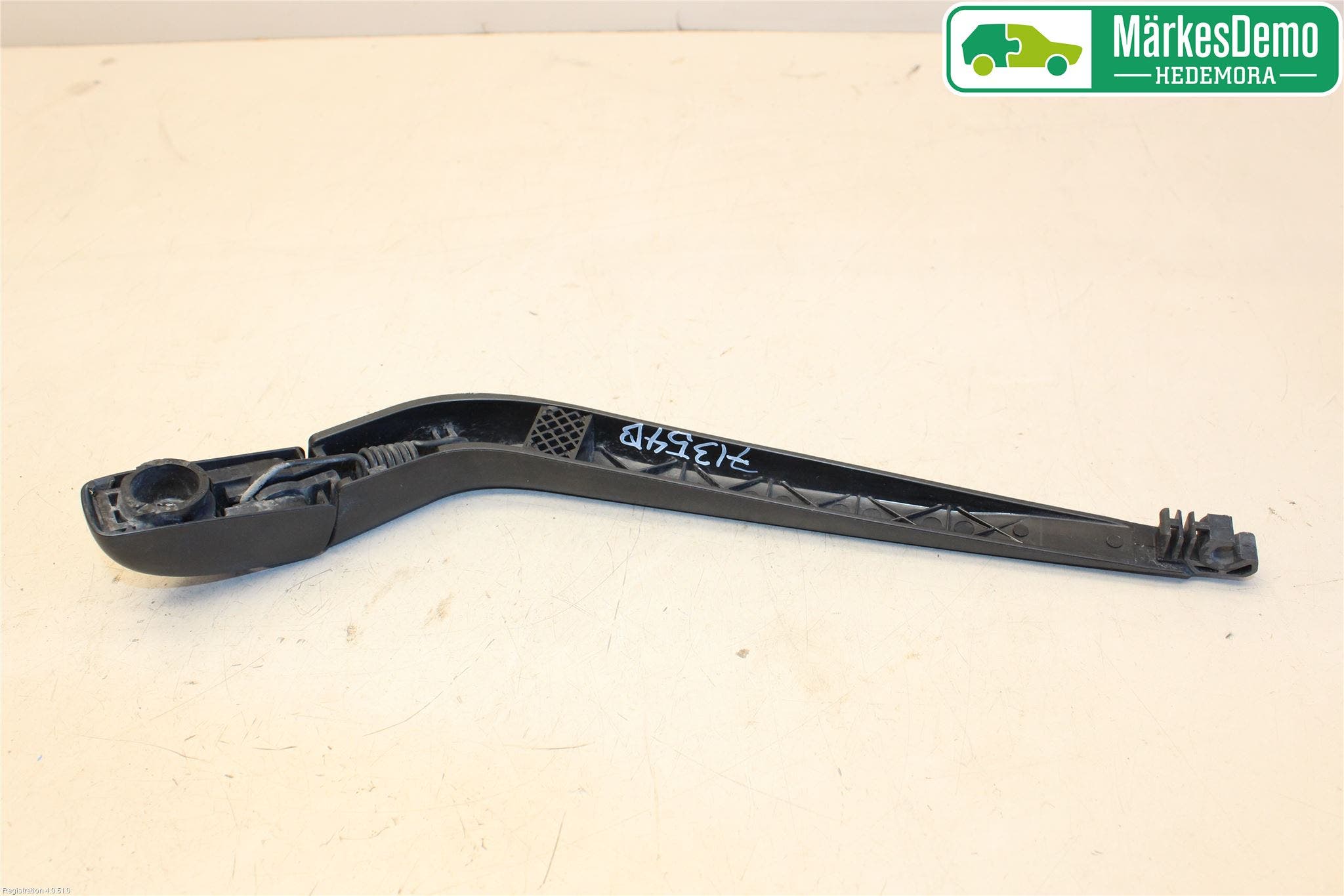 Toyota AURIS 10-12 Torkararm-Bakruta