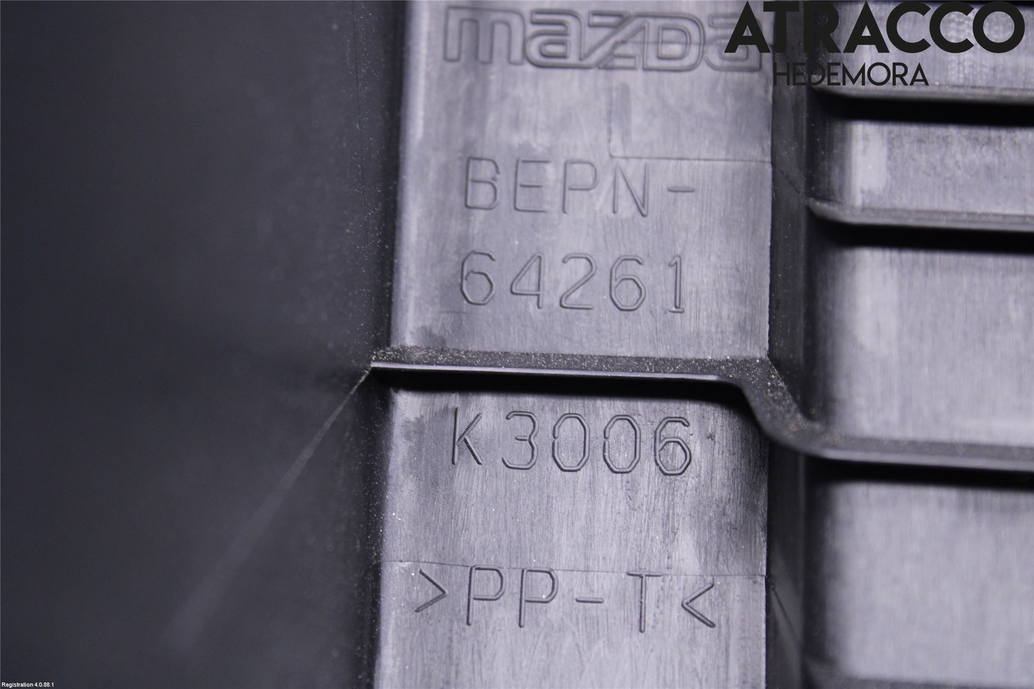 Mazda 3 IV 19- Handskfack Insats