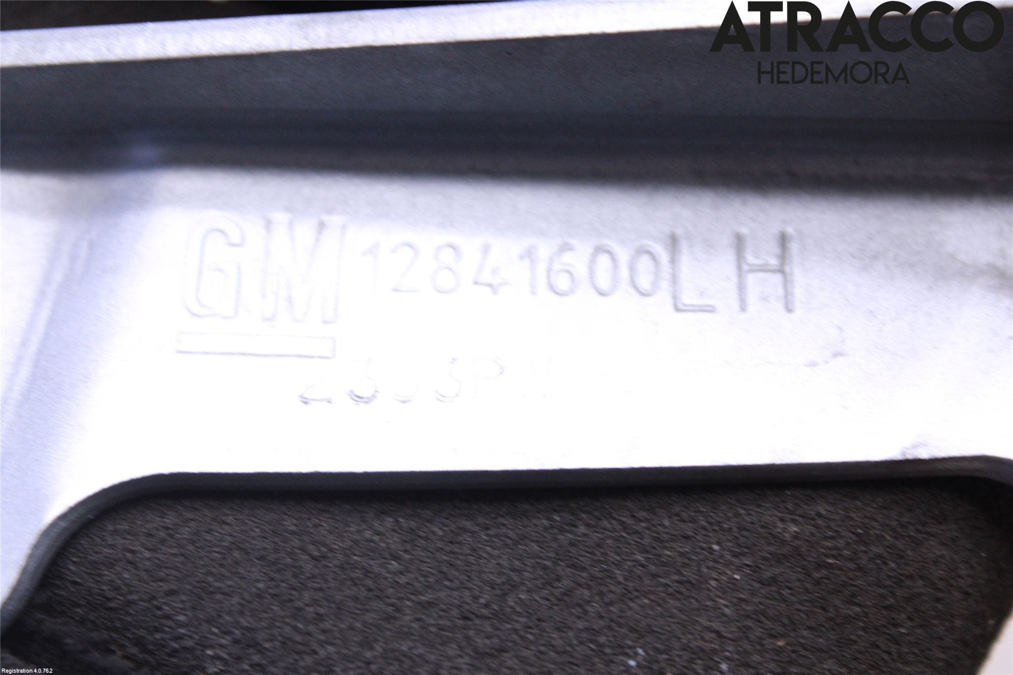 Opel INSIGNIA 09-16 Huvgångjärn