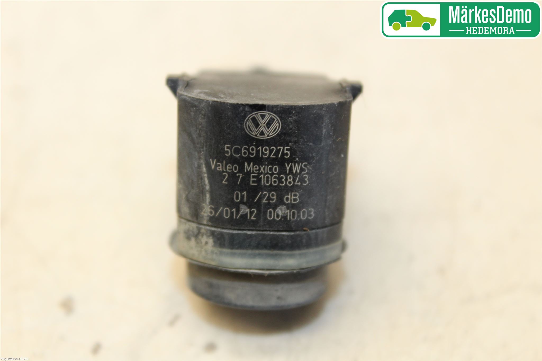 Volkswagen VW JETTA VI 11- Parkeringshjälp Frontsensor