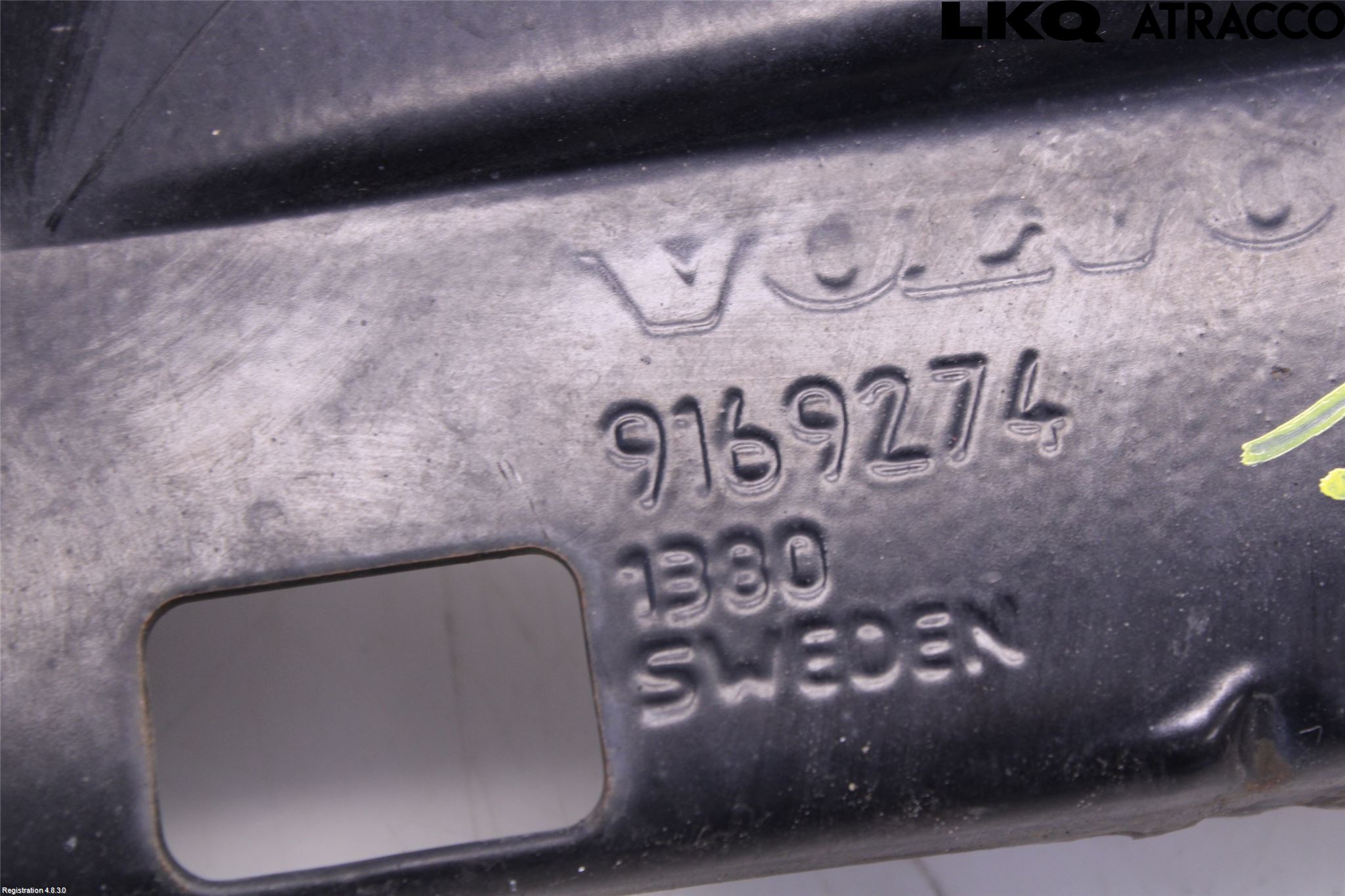 Volvo S70/V70/XC  97-00 Stötfångarfäste Fram Hö