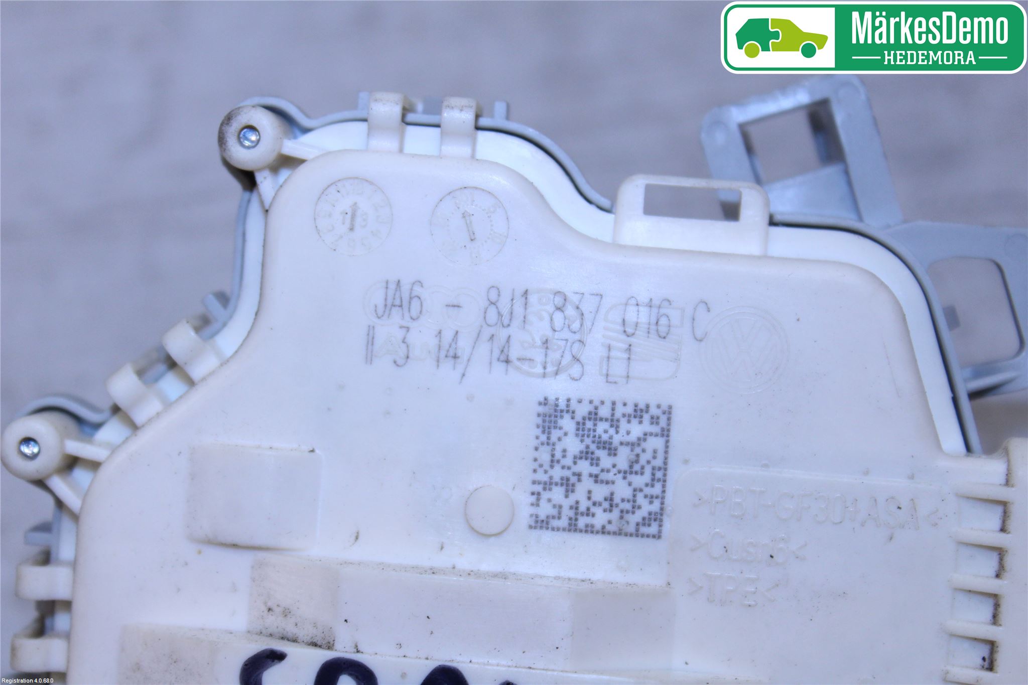 Audi A4 ALLROAD 09-16 Låskista-Dörrlås