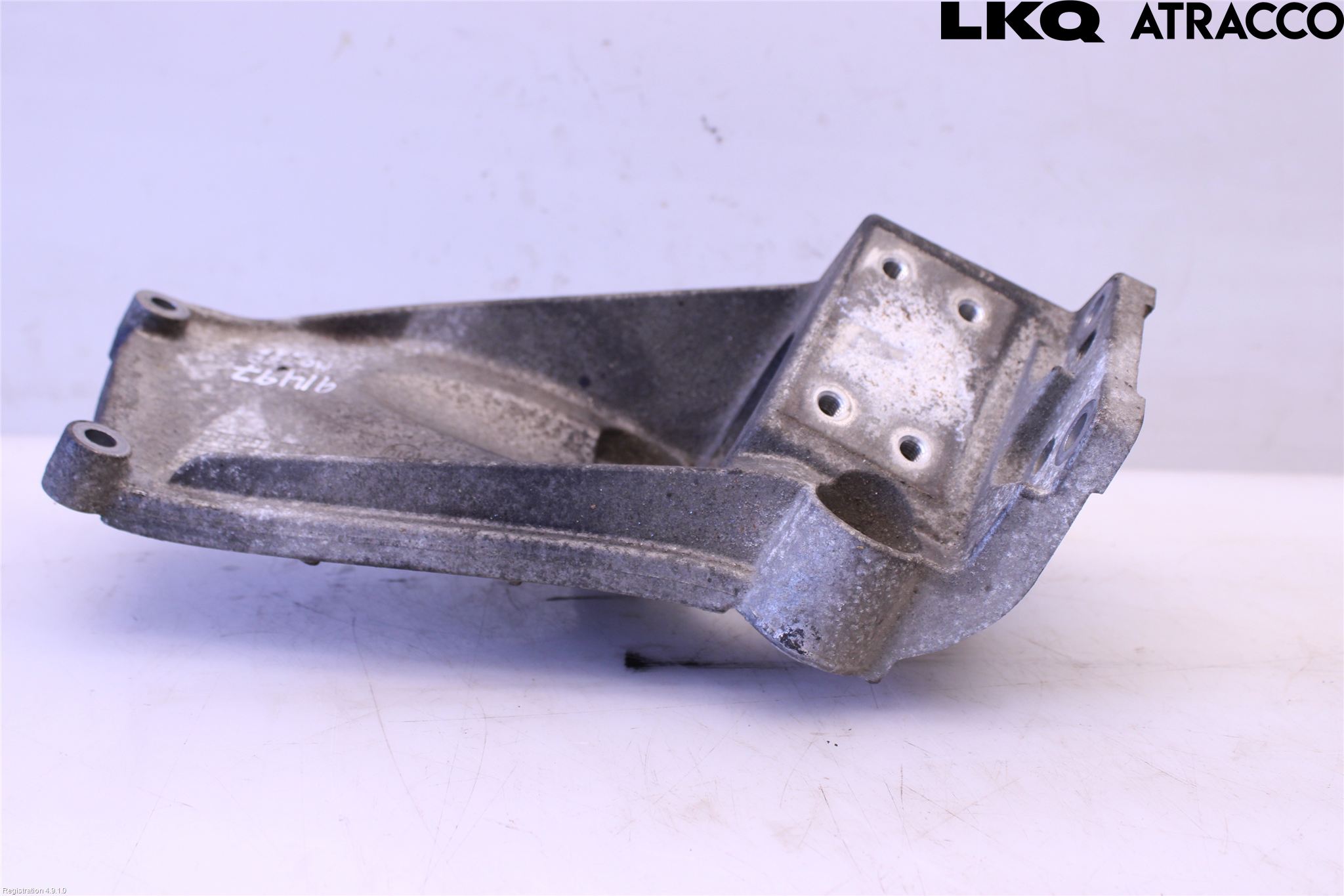 Volvo V90 17->> Motorfäste