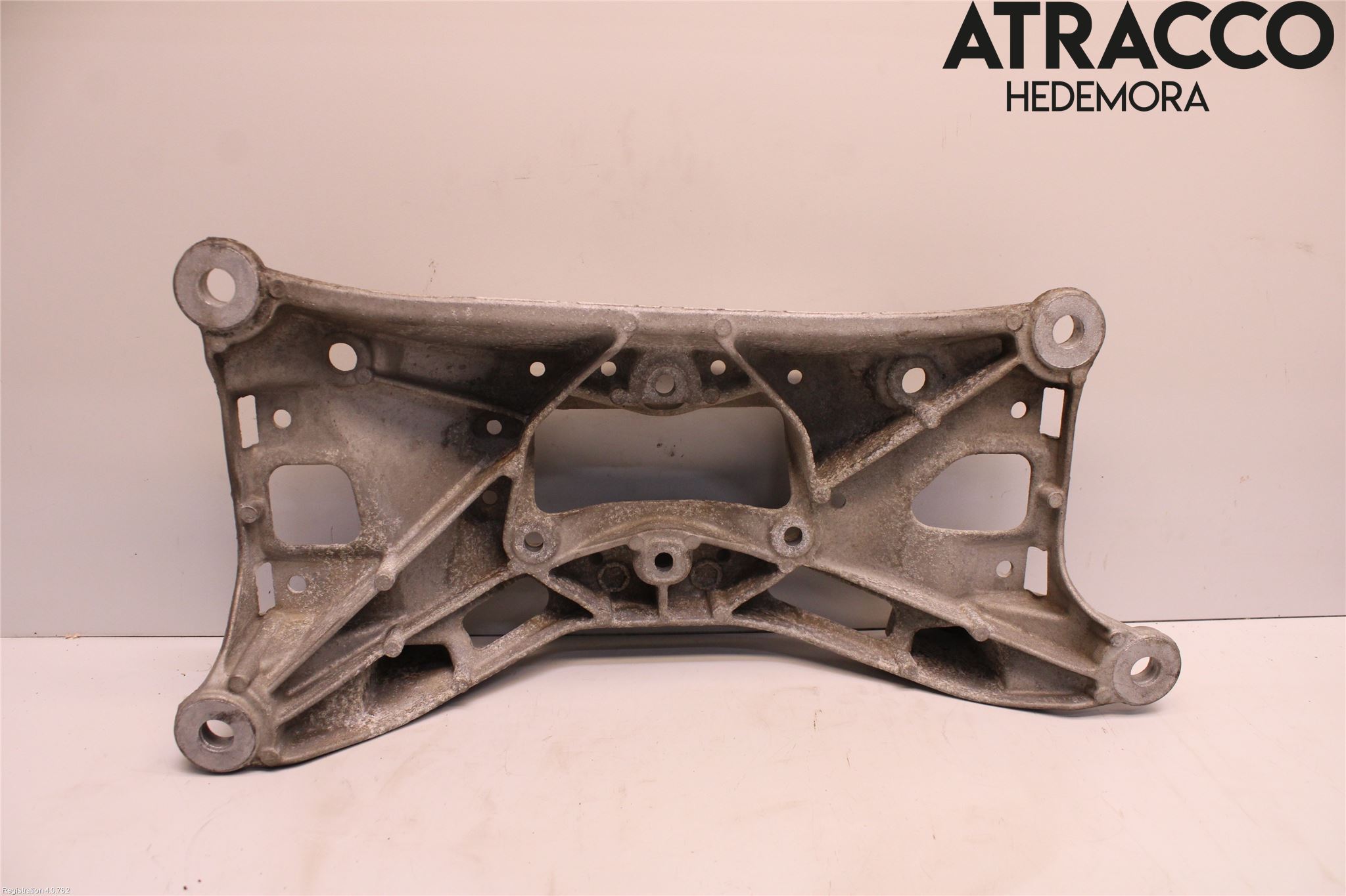 Audi A4/S4 B9 16-19 Växellådsbalk