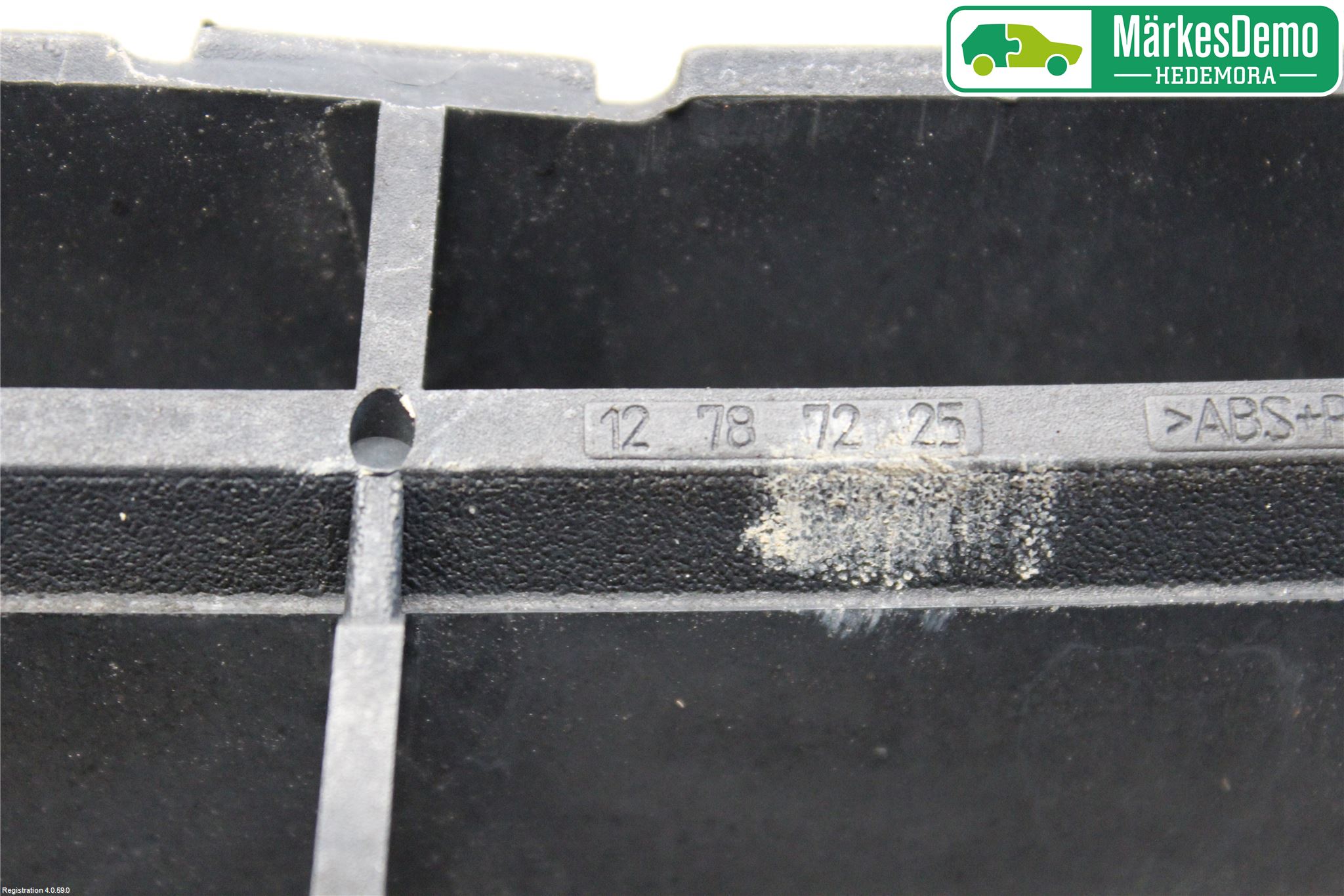 Saab 9-3 VER 2 Grilldel Mitt