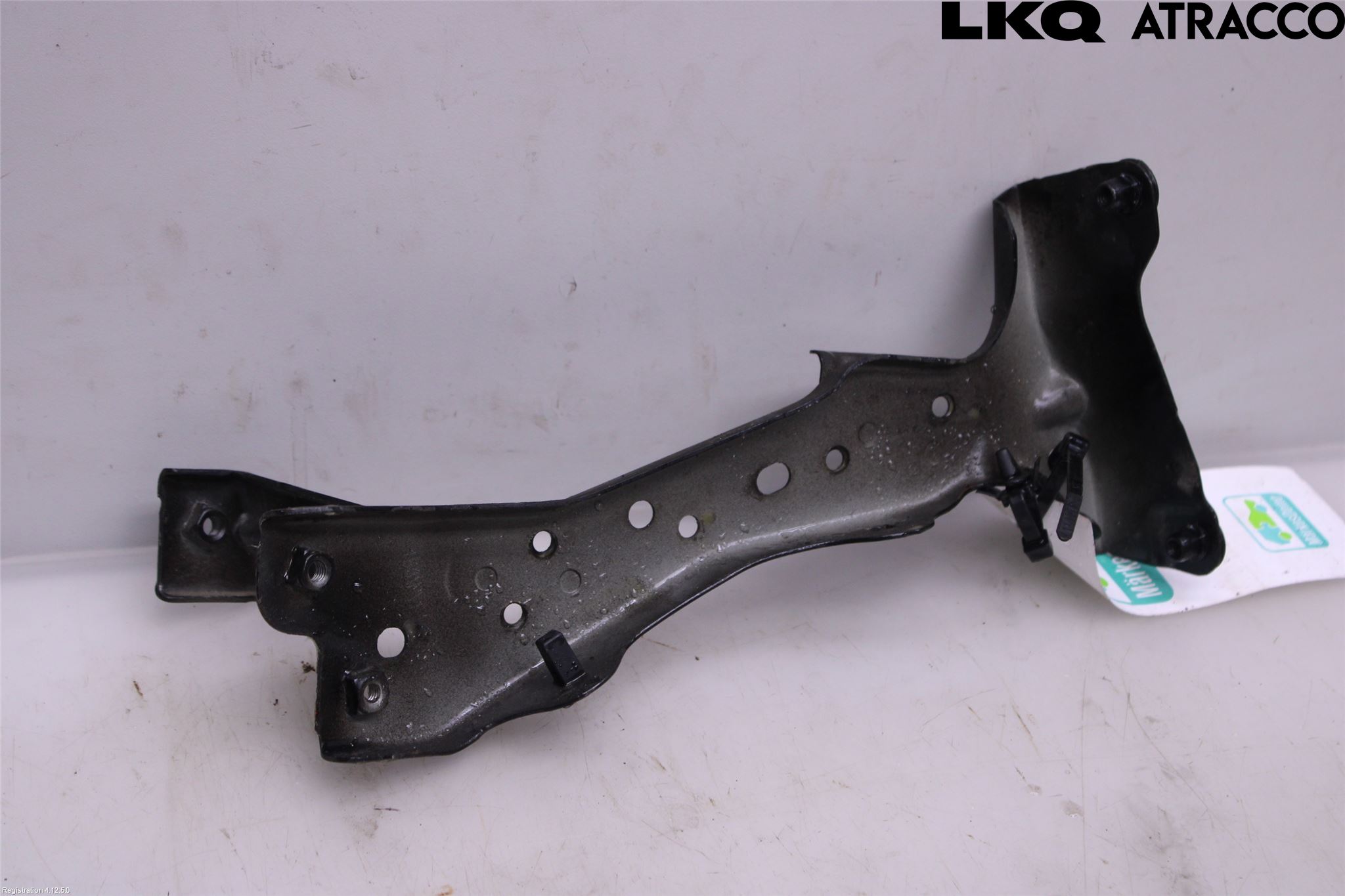 Audi A3/S3 8V 13-20 Skärmfäste Fram Vä