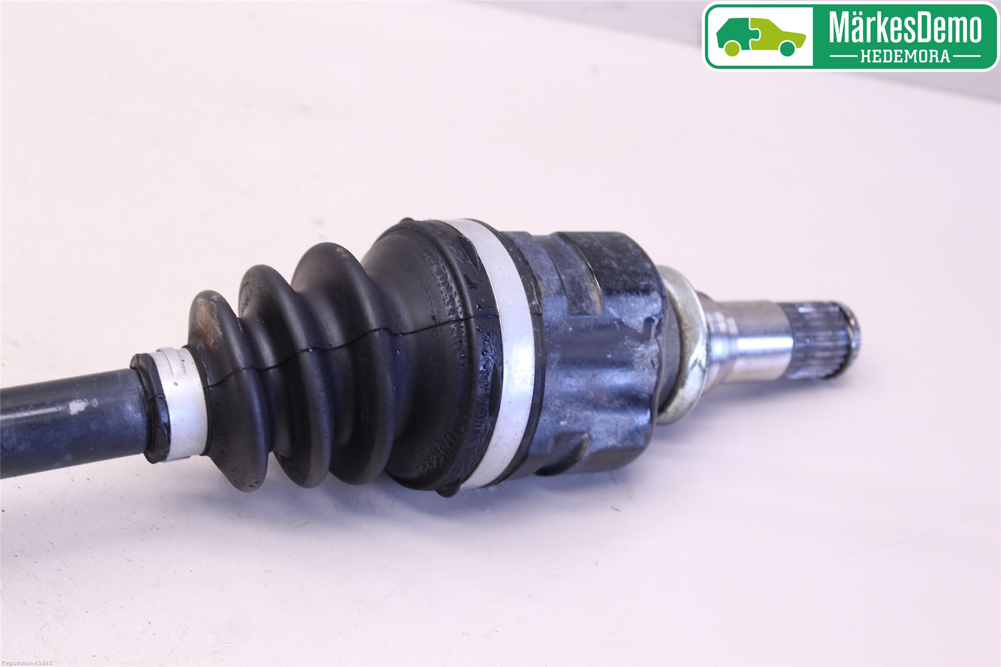 Toyota YARIS XP130 15-20 Drivaxel Fram Vänster