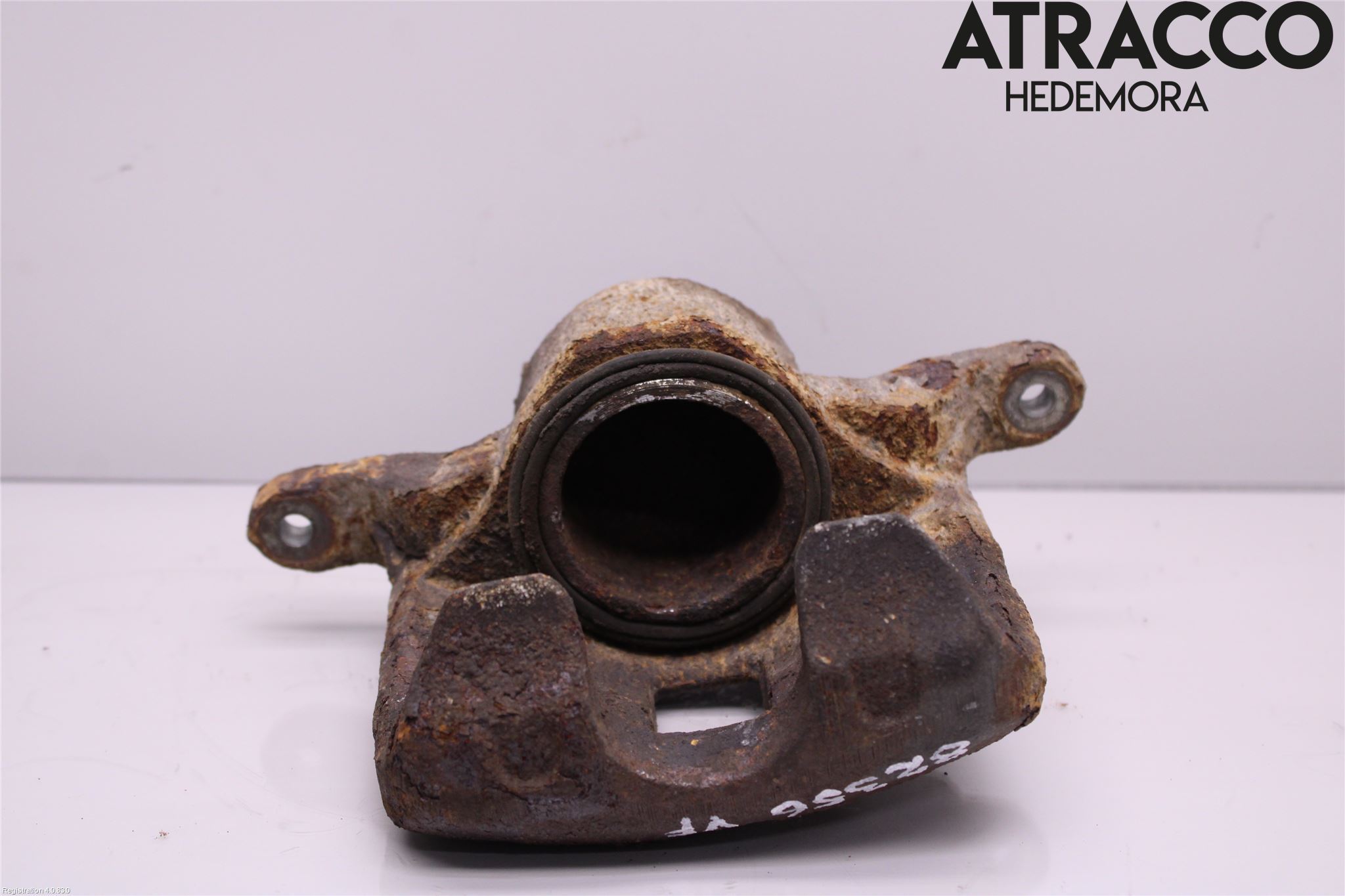 Mitsubishi L200 06-15 Bromsok Fram Vänster