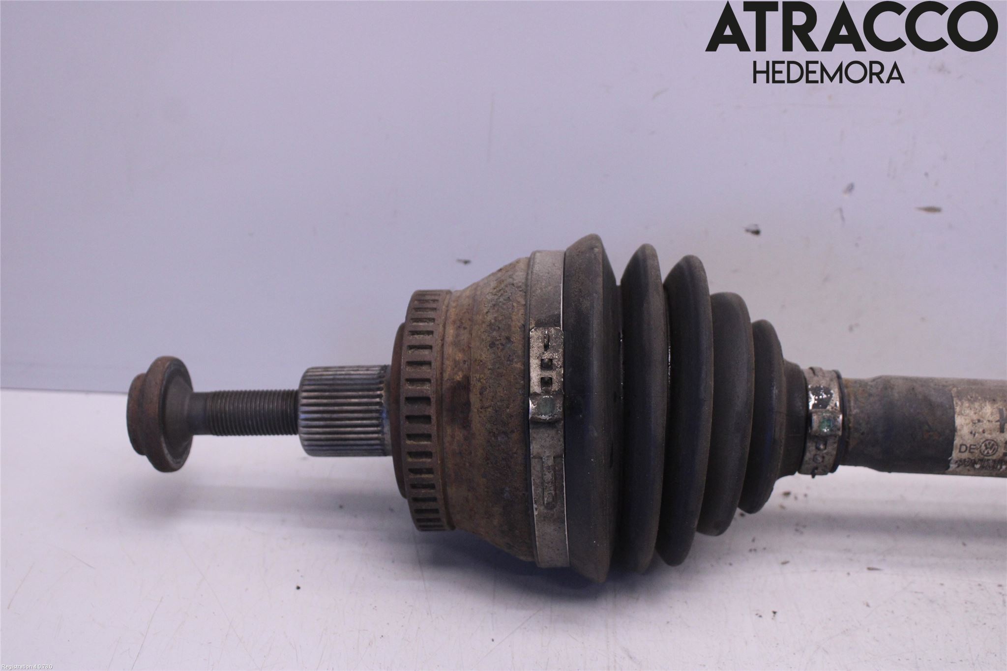 Audi A4/S4 01-05 Drivaxel Fram Höger