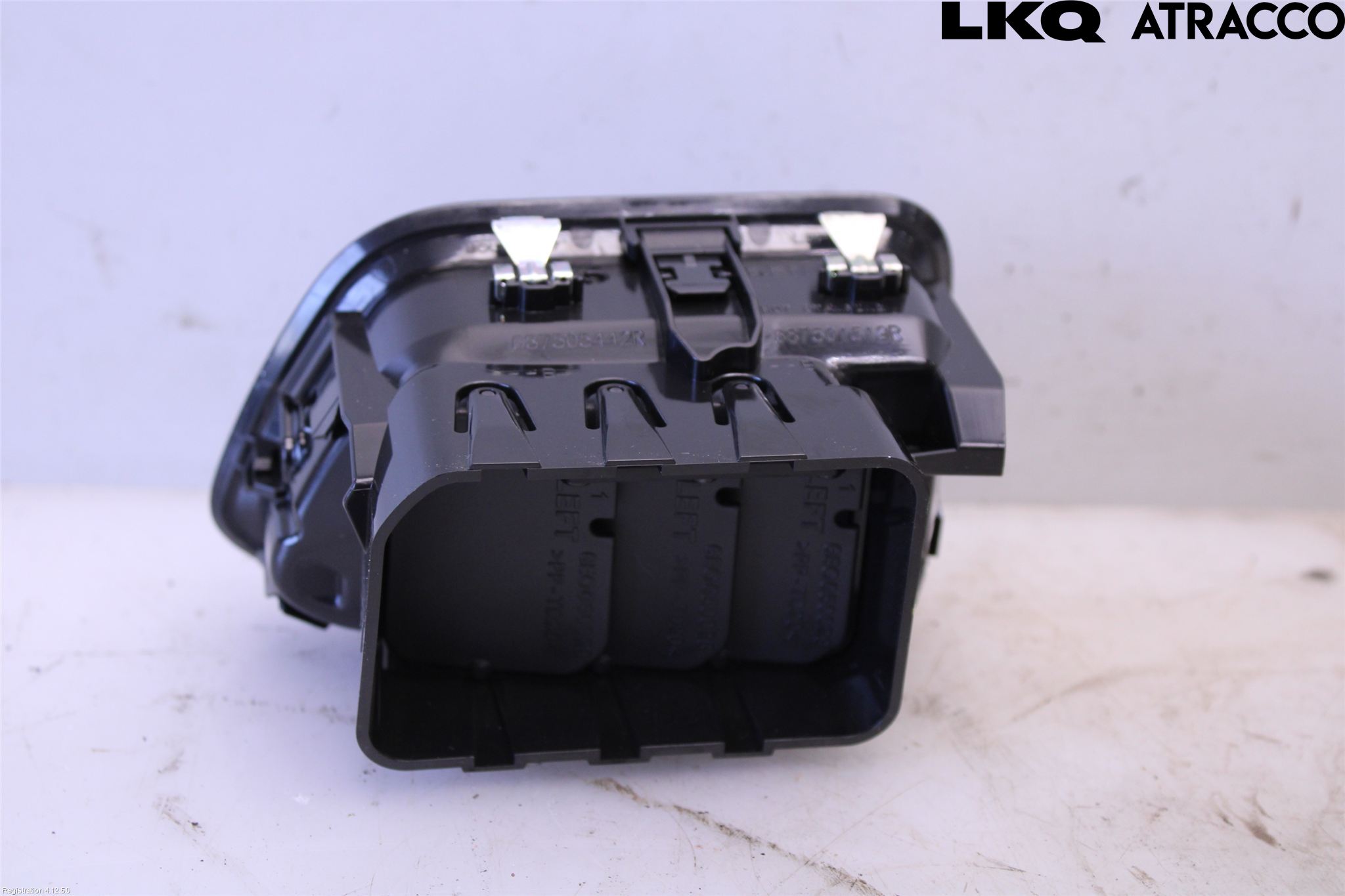 Renault MASTER III 20-24 Defrosterkanal-Munstycke