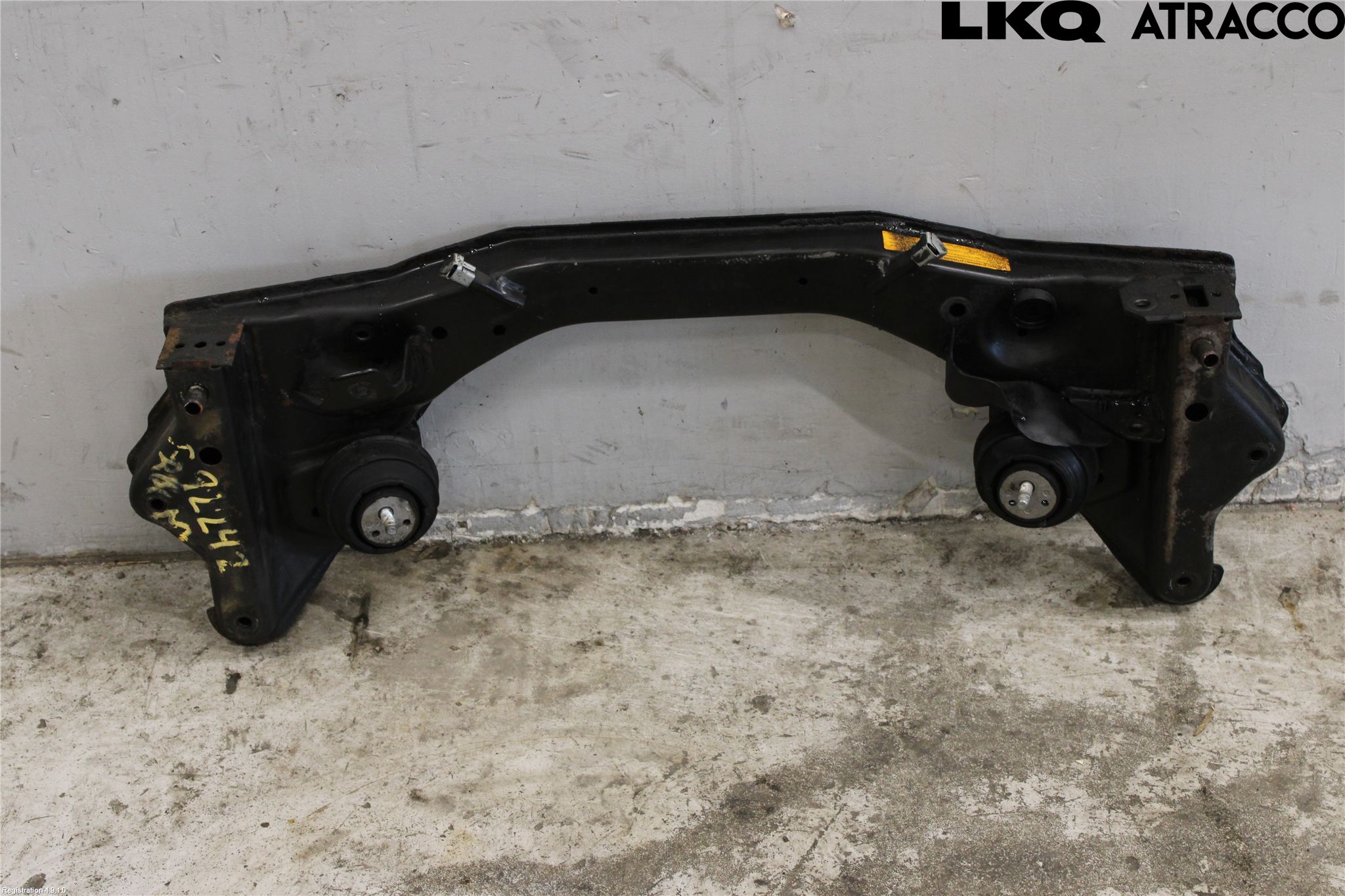 BMW 5 E34      88-96 Framvagnsbalk