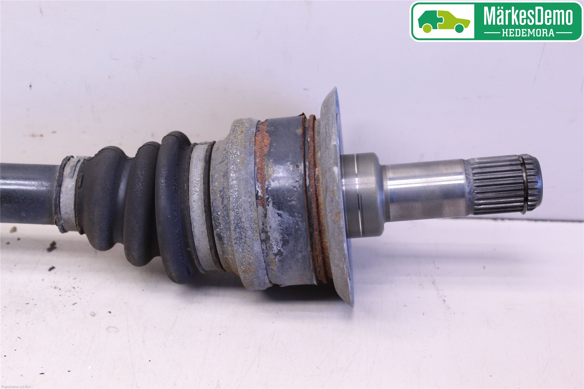 BMW 5 F10/F11/F18 09-17 Drivaxel Bak Vänster