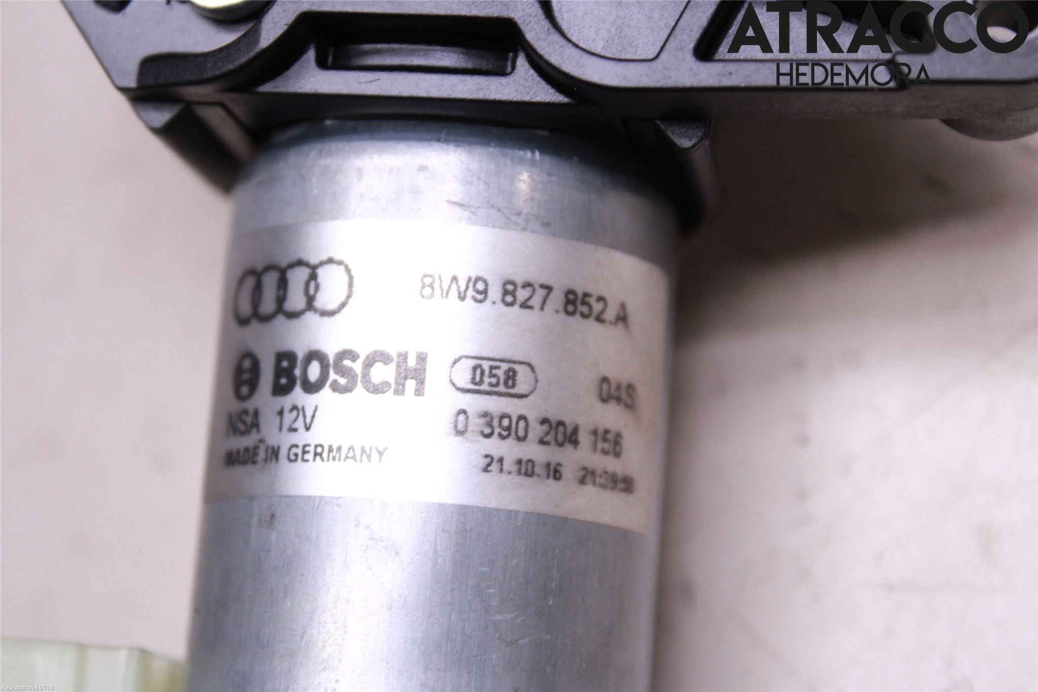 Audi A4/S4 B9 16-19 Bakluckegångjärn Hö