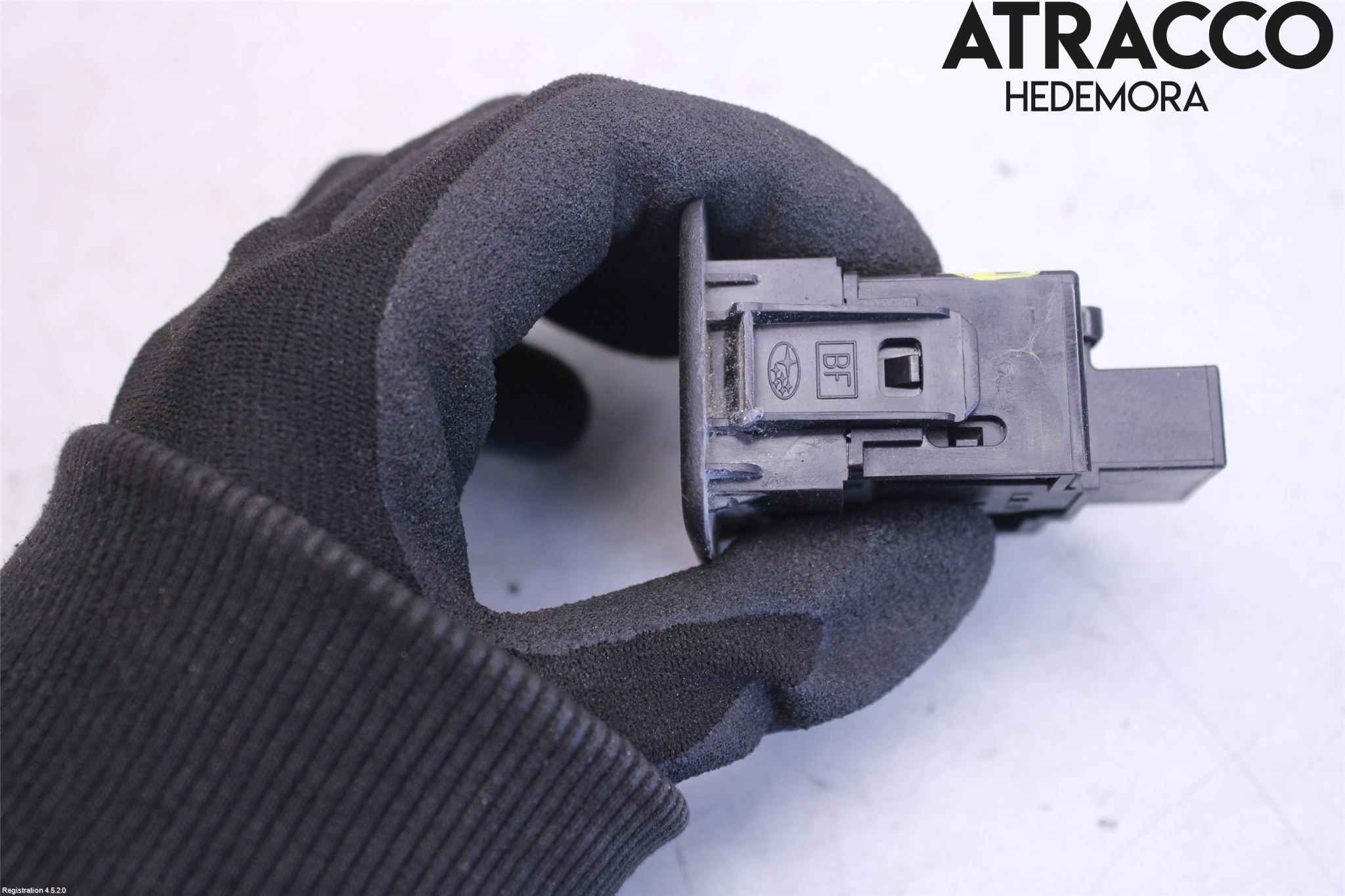 Subaru OUTBACK 15-20 Strömställare Baklucka