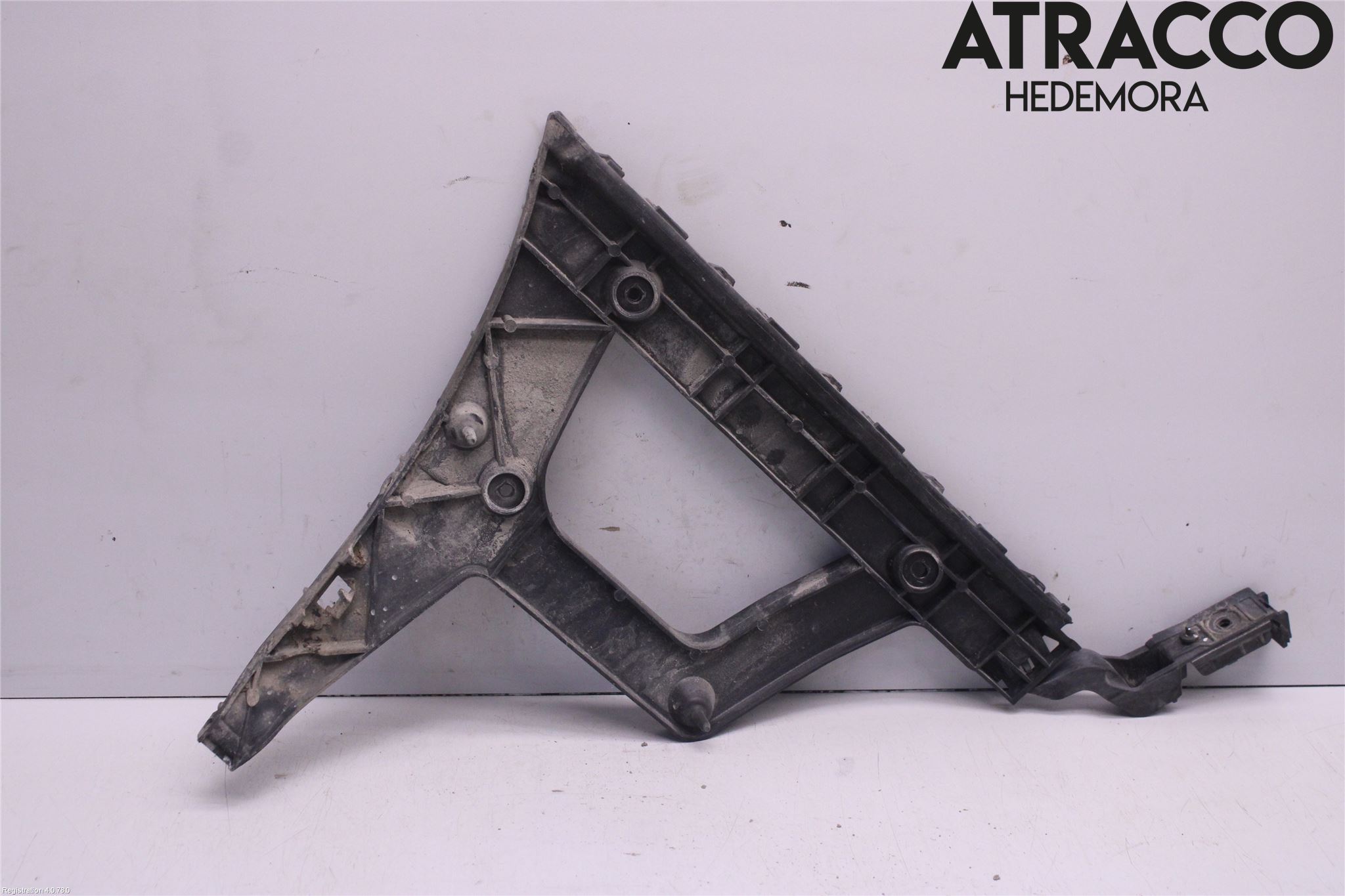 Audi A4 12-15 Stötfångarfäste Bak Hö