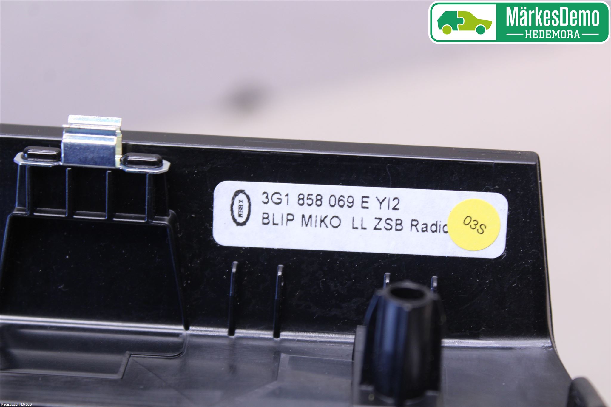 Volkswagen VW PASSAT 15-19 Instrument-Radio Sarg